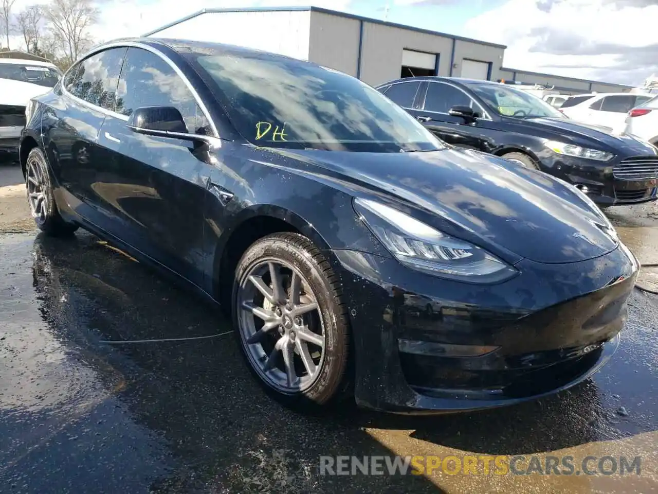 4 Photograph of a damaged car 5YJ3E1EAXLF739002 TESLA MODEL 3 2020