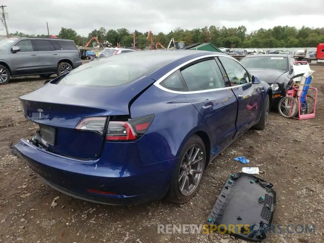 4 Photograph of a damaged car 5YJ3E1EAXLF796882 TESLA MODEL 3 2020