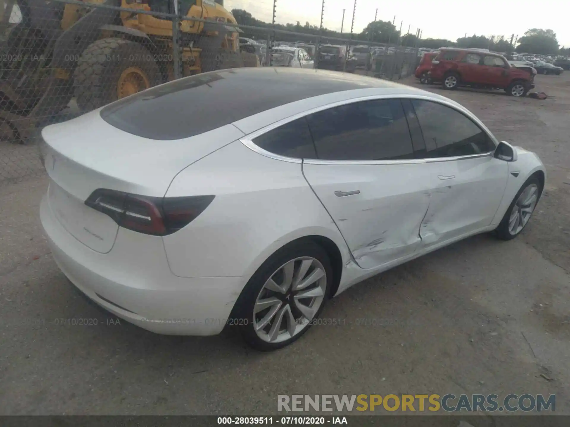 4 Фотография поврежденного автомобиля 5YJ3E1EB0LF621176 TESLA MODEL 3 2020