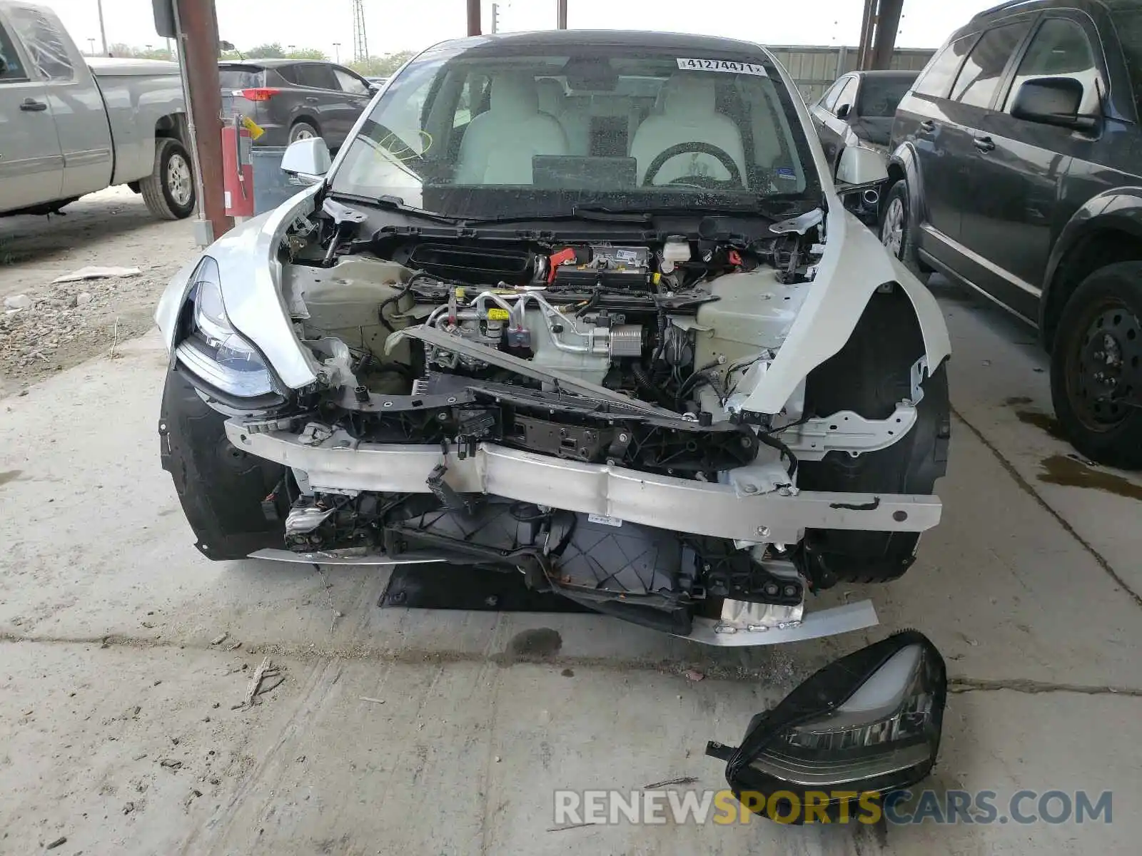 9 Photograph of a damaged car 5YJ3E1EB0LF622067 TESLA MODEL 3 2020