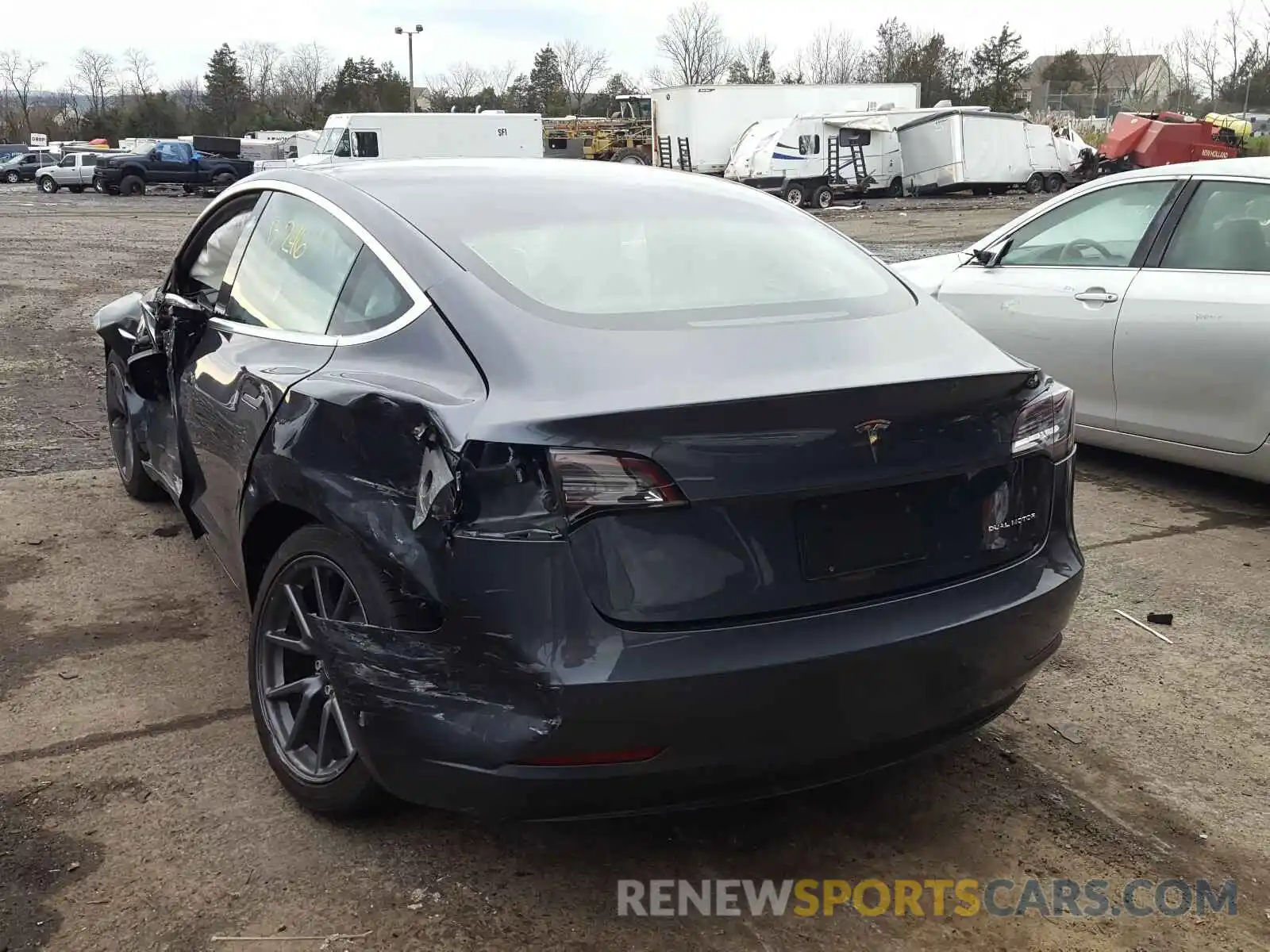 3 Photograph of a damaged car 5YJ3E1EB0LF639595 TESLA MODEL 3 2020