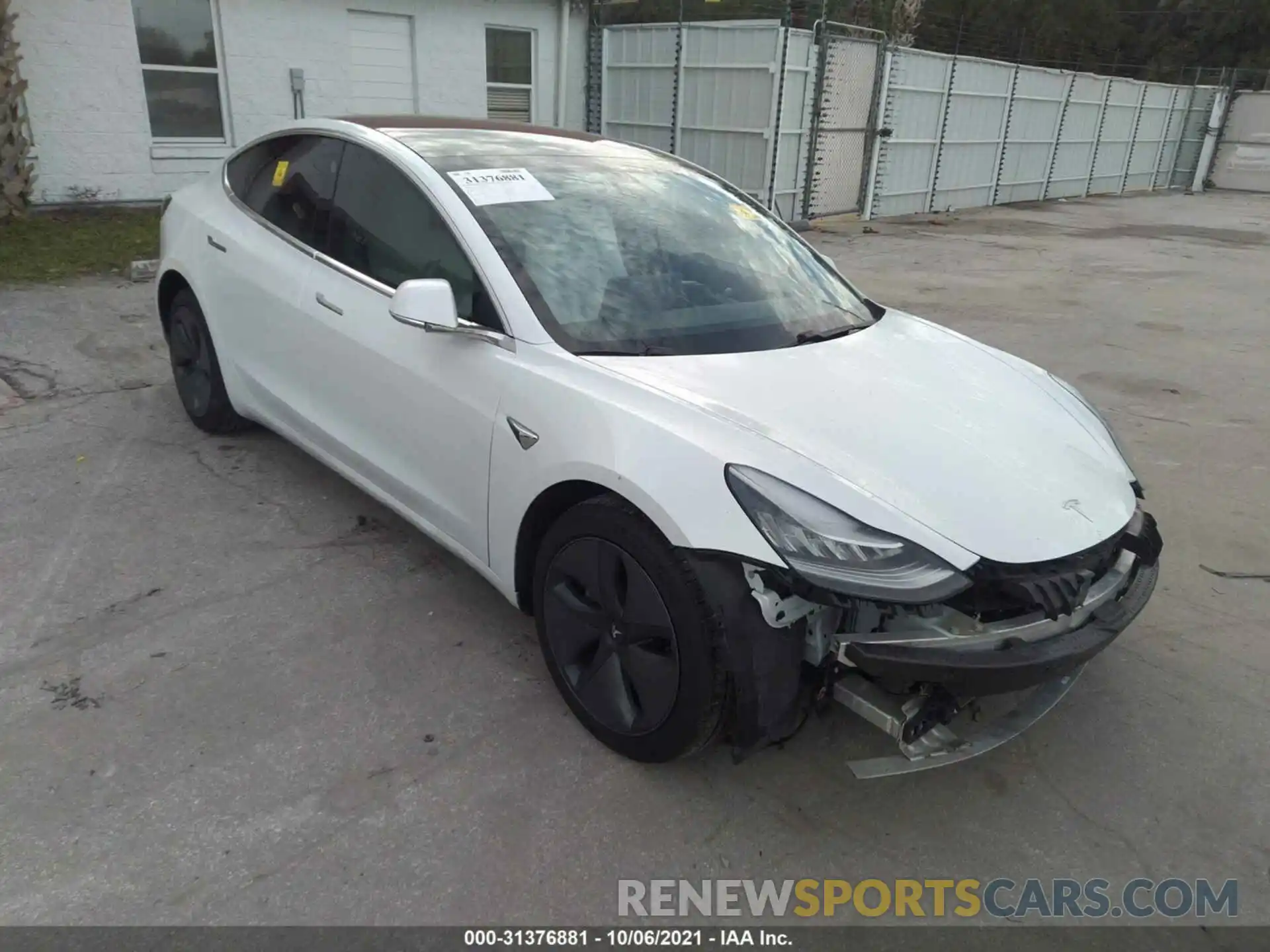 1 Photograph of a damaged car 5YJ3E1EB0LF639712 TESLA MODEL 3 2020