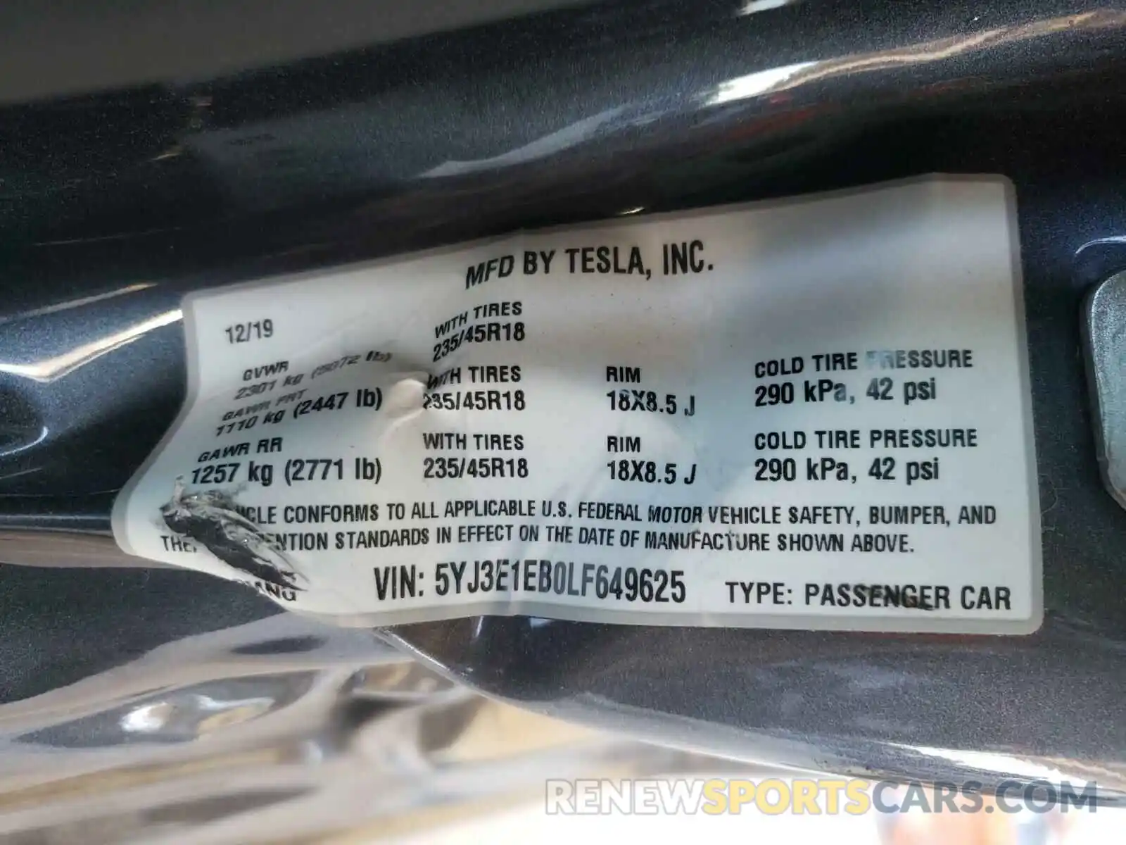 10 Photograph of a damaged car 5YJ3E1EB0LF649625 TESLA MODEL 3 2020