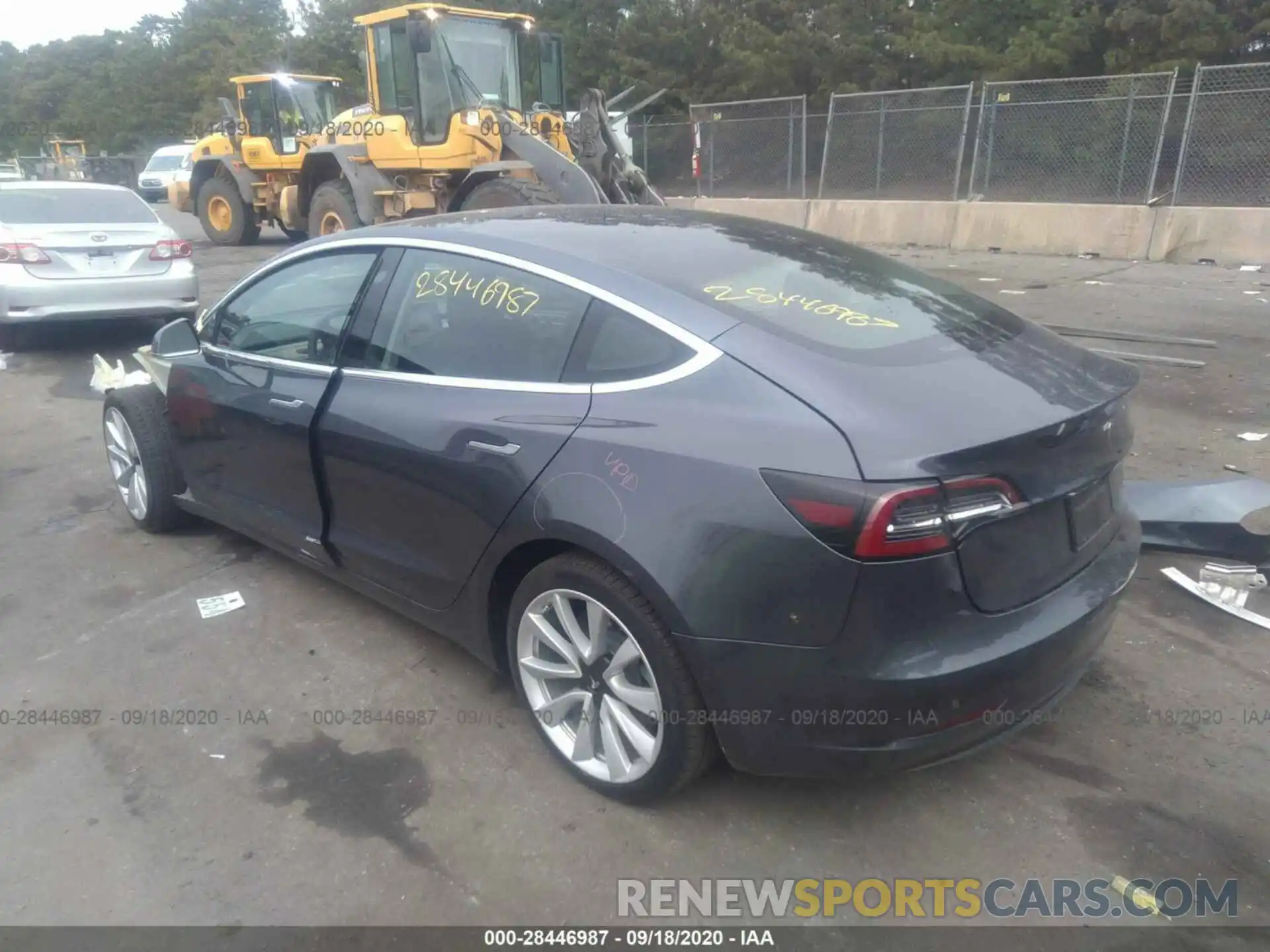 3 Photograph of a damaged car 5YJ3E1EB0LF666473 TESLA MODEL 3 2020