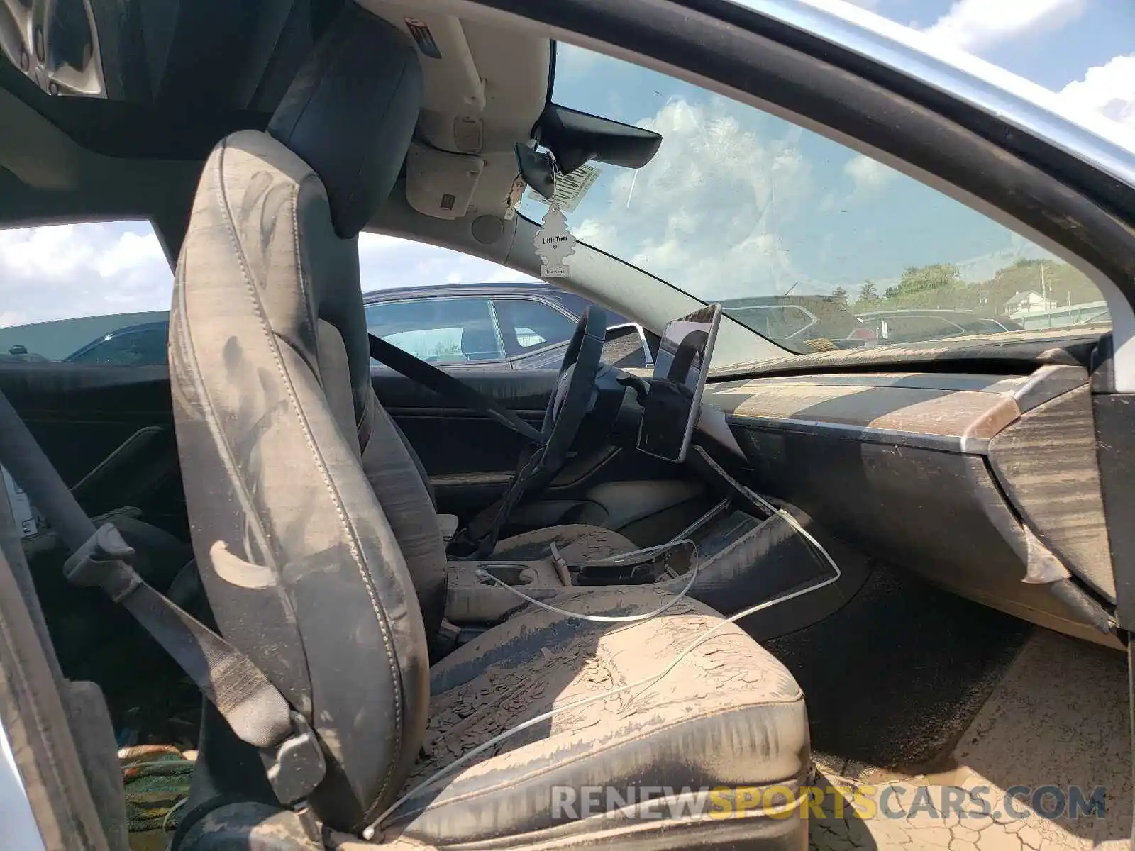 5 Photograph of a damaged car 5YJ3E1EB0LF667364 TESLA MODEL 3 2020