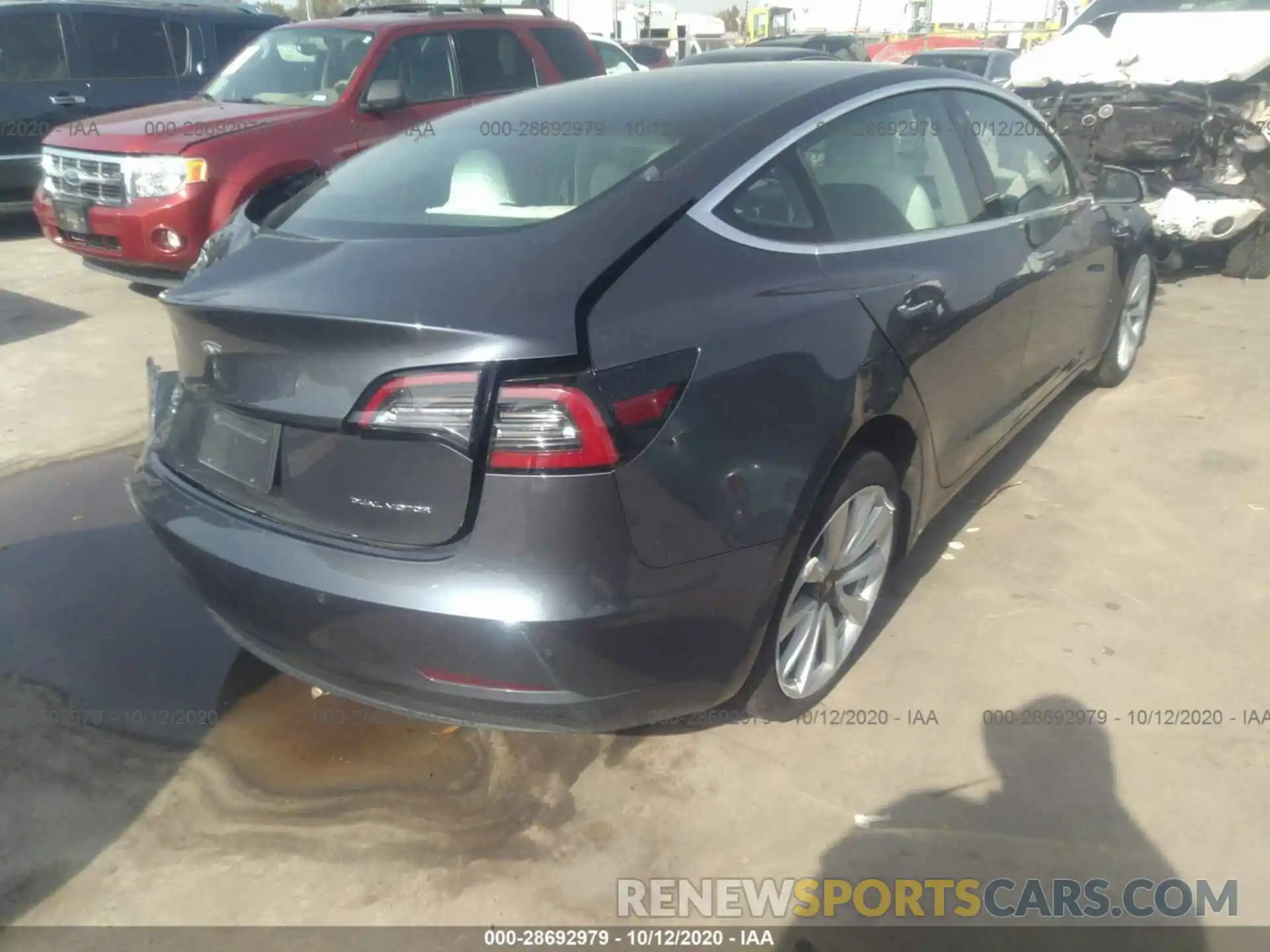 4 Photograph of a damaged car 5YJ3E1EB0LF668742 TESLA MODEL 3 2020