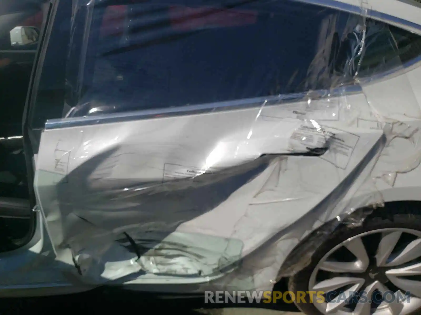 9 Фотография поврежденного автомобиля 5YJ3E1EB0LF735663 TESLA MODEL 3 2020