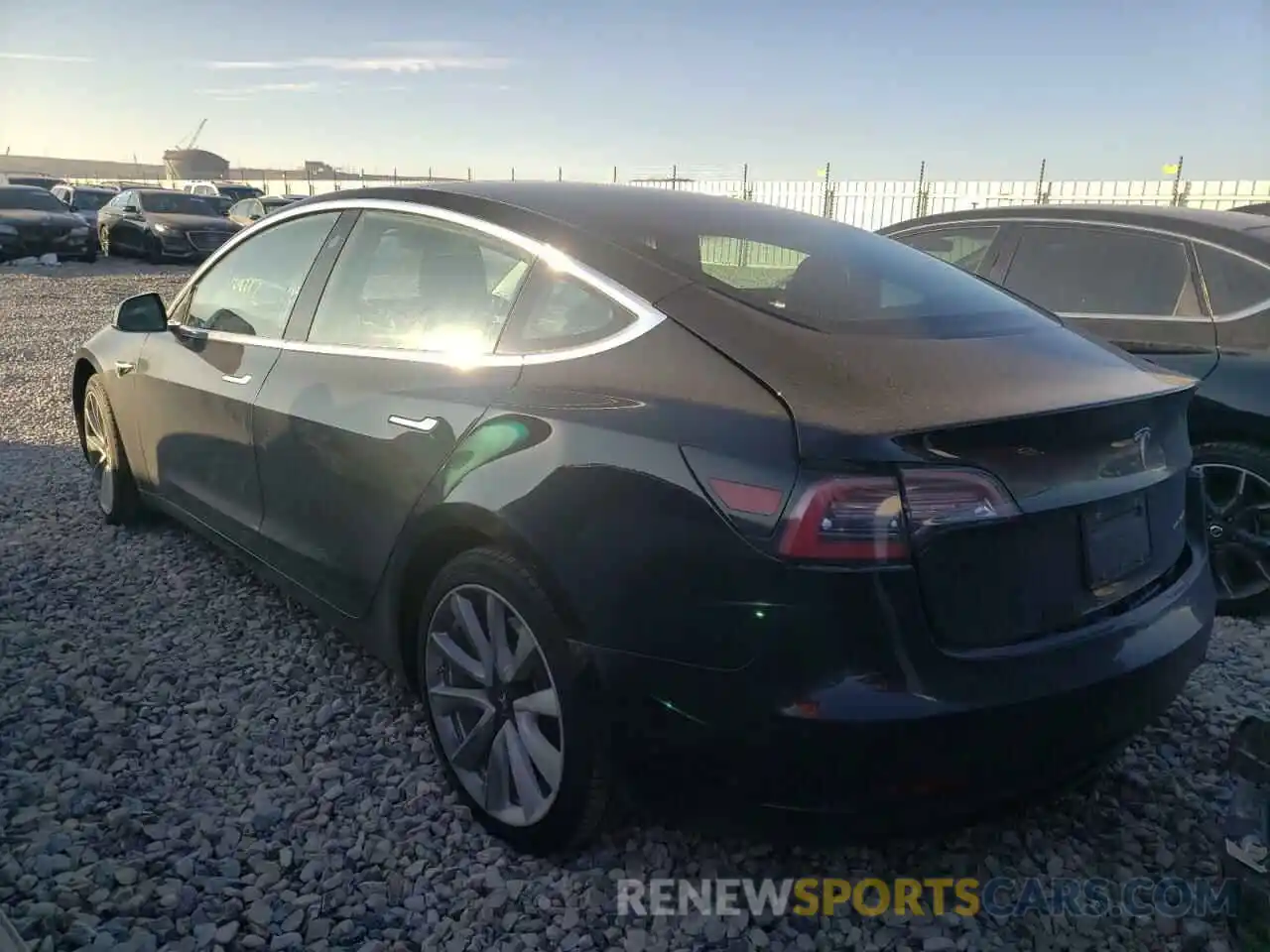 3 Photograph of a damaged car 5YJ3E1EB1LF600692 TESLA MODEL 3 2020