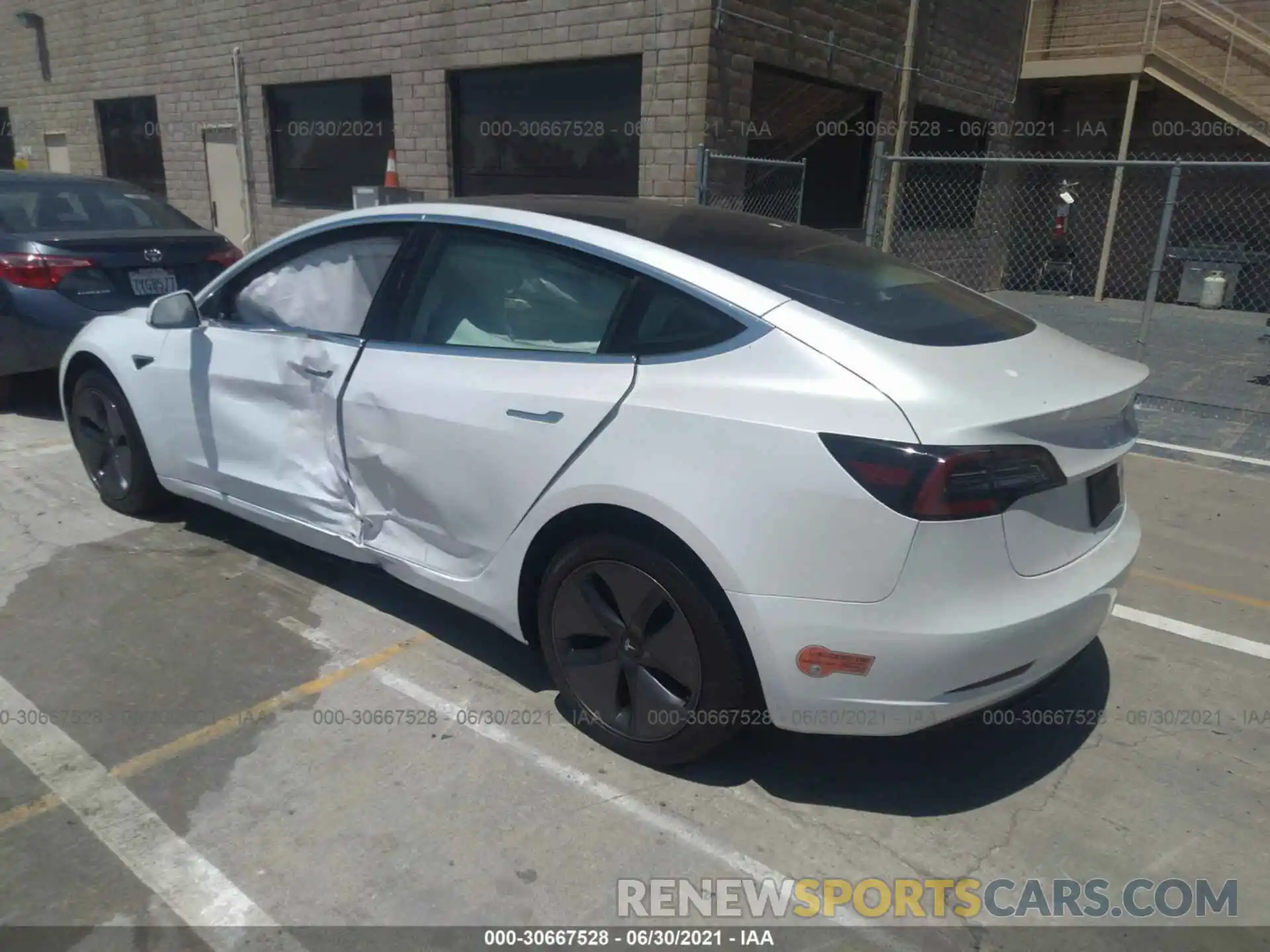 3 Photograph of a damaged car 5YJ3E1EB1LF618318 TESLA MODEL 3 2020