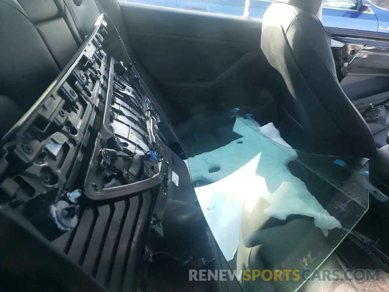 6 Photograph of a damaged car 5YJ3E1EB1LF635135 TESLA MODEL 3 2020