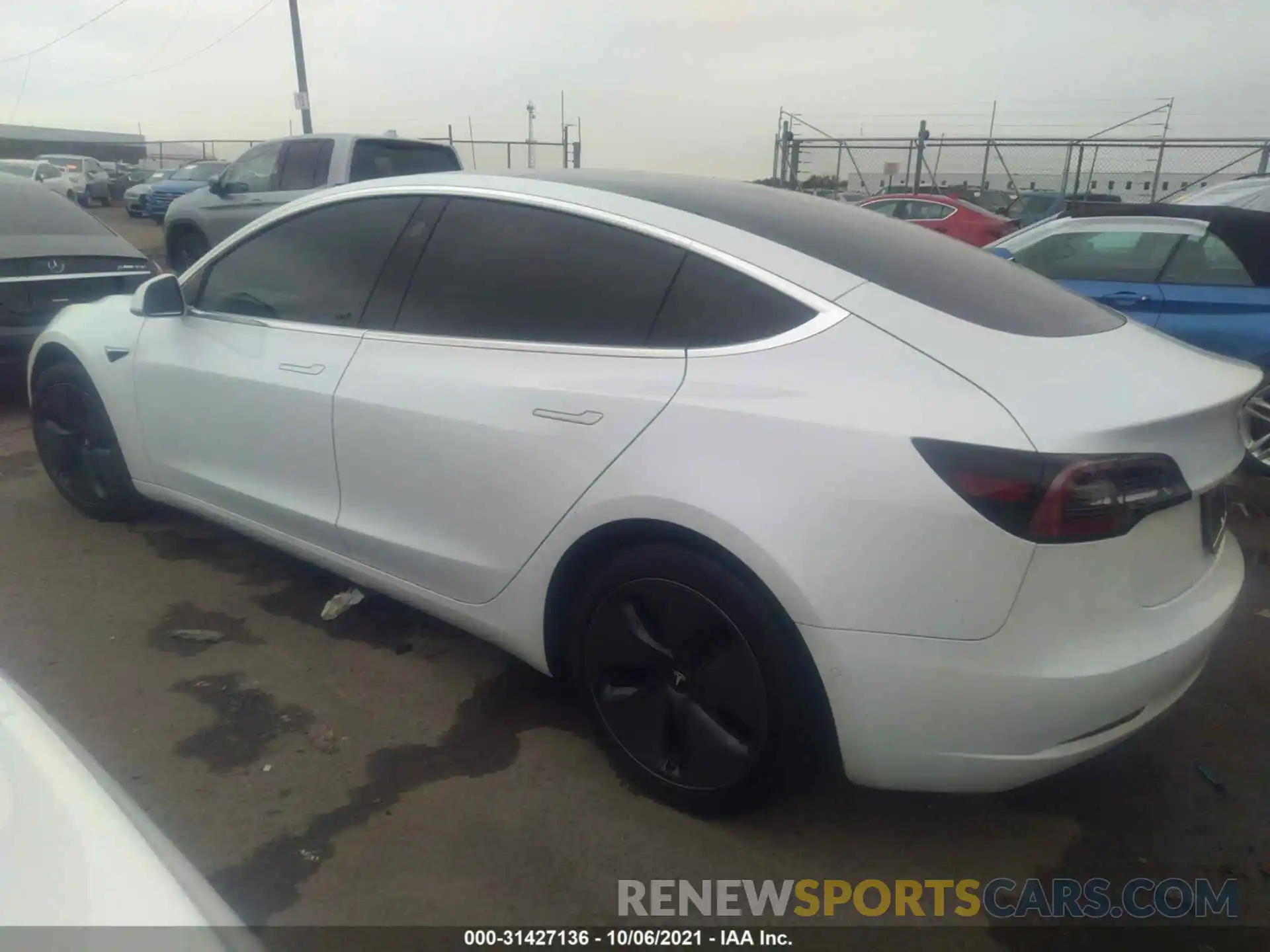 3 Photograph of a damaged car 5YJ3E1EB1LF637323 TESLA MODEL 3 2020