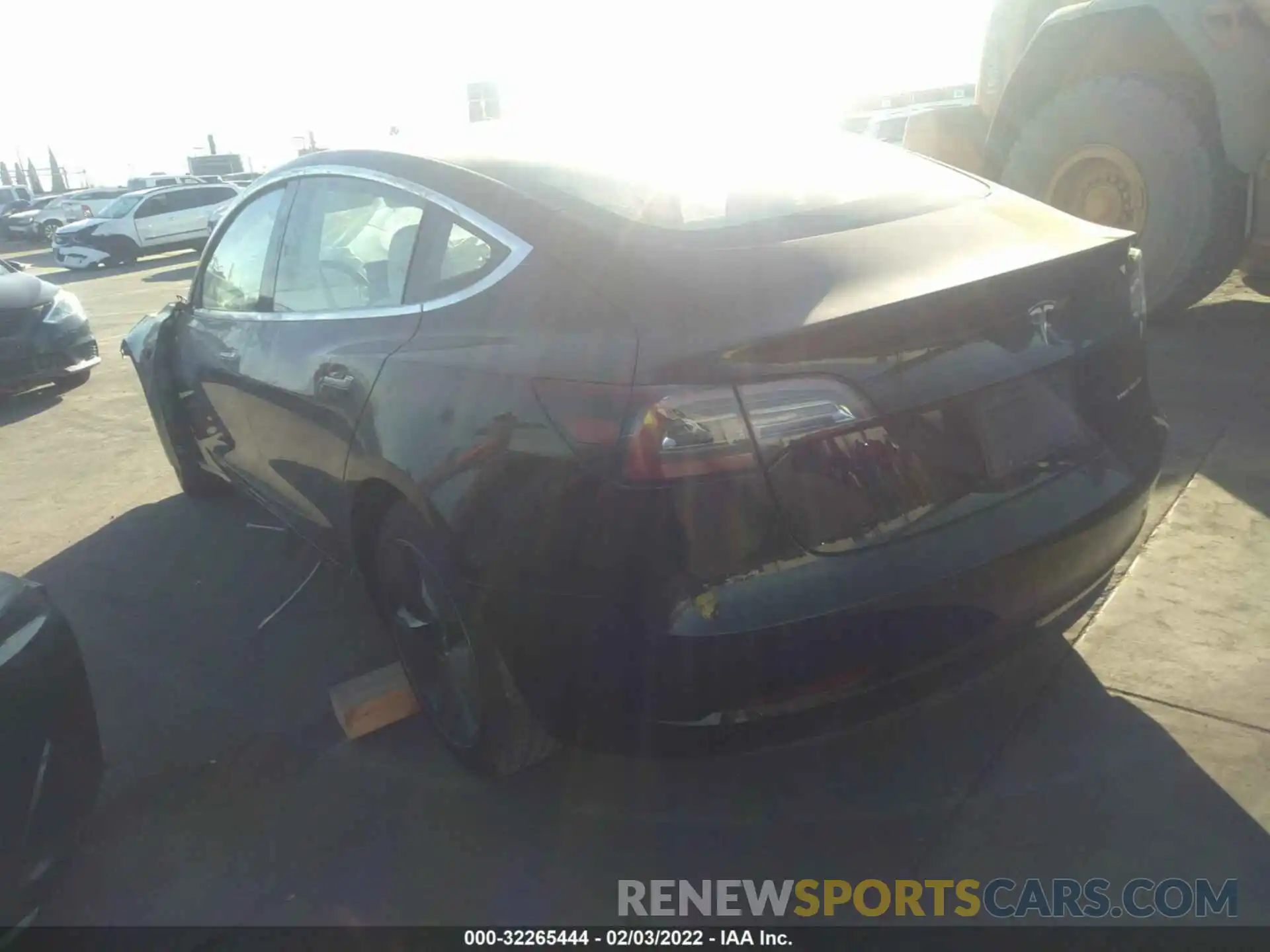 3 Photograph of a damaged car 5YJ3E1EB1LF638942 TESLA MODEL 3 2020