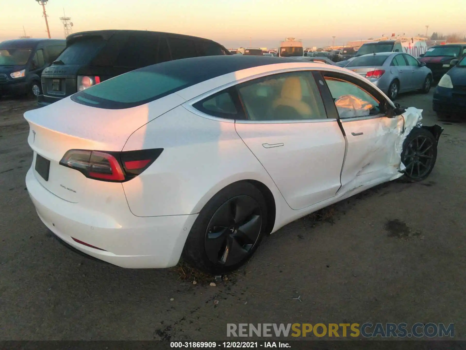 4 Фотография поврежденного автомобиля 5YJ3E1EB1LF639881 TESLA MODEL 3 2020