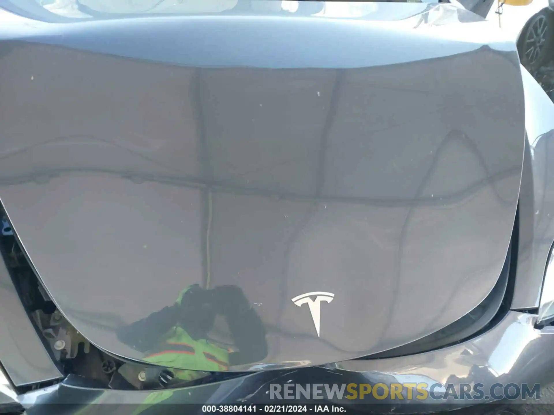 10 Photograph of a damaged car 5YJ3E1EB1LF651335 TESLA MODEL 3 2020