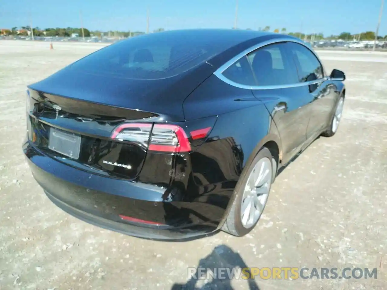 4 Photograph of a damaged car 5YJ3E1EB1LF721450 TESLA MODEL 3 2020