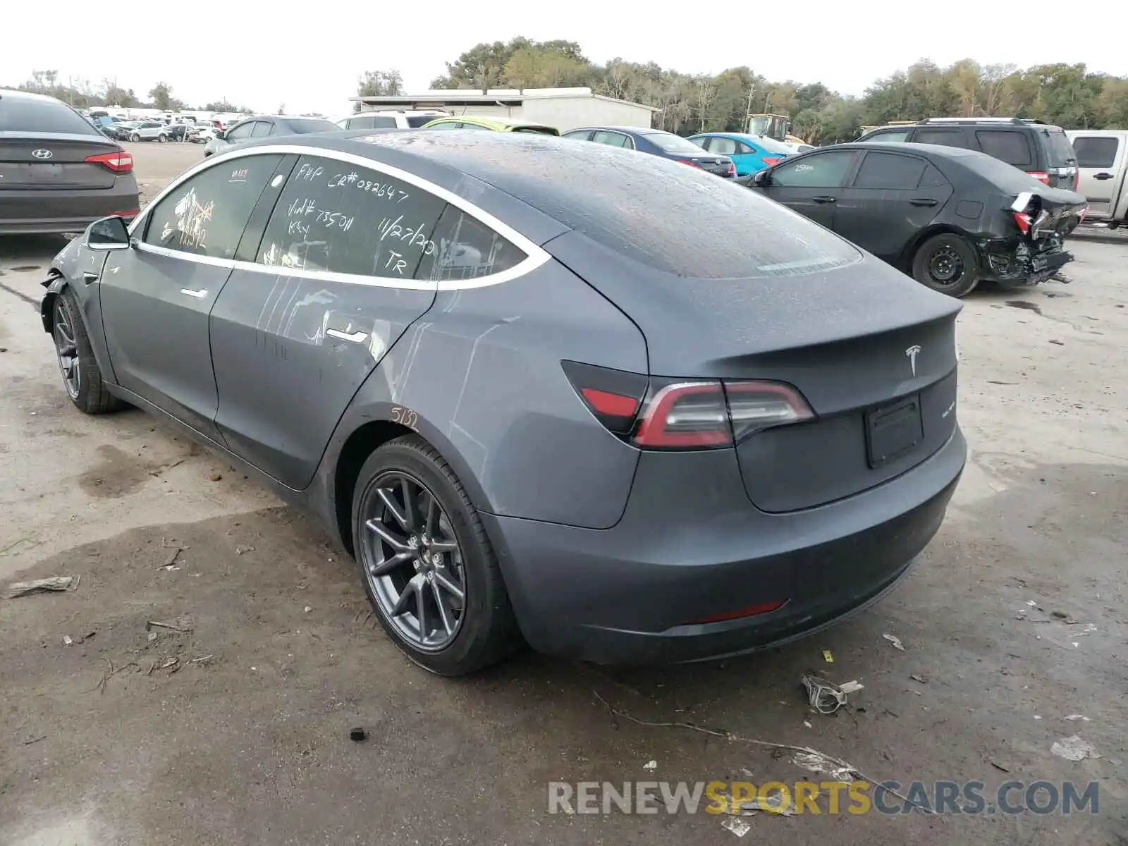 3 Photograph of a damaged car 5YJ3E1EB1LF735011 TESLA MODEL 3 2020