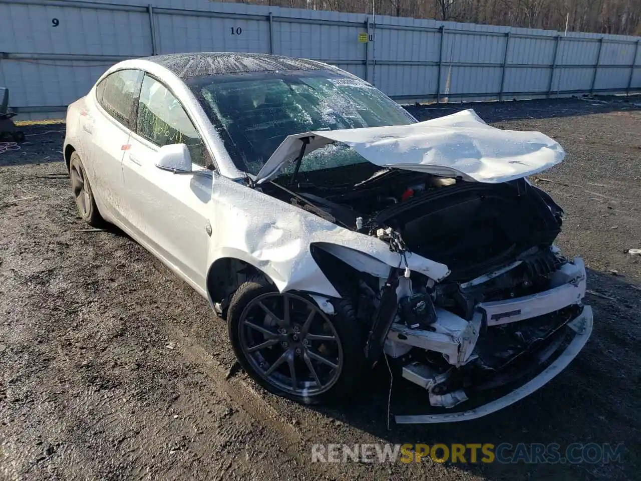 1 Photograph of a damaged car 5YJ3E1EB1LF735364 TESLA MODEL 3 2020