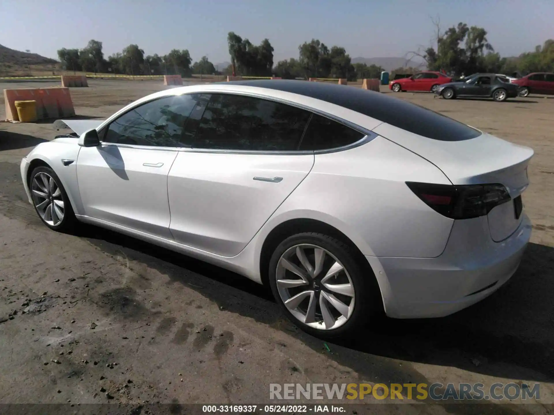 3 Photograph of a damaged car 5YJ3E1EB1LF746817 TESLA MODEL 3 2020