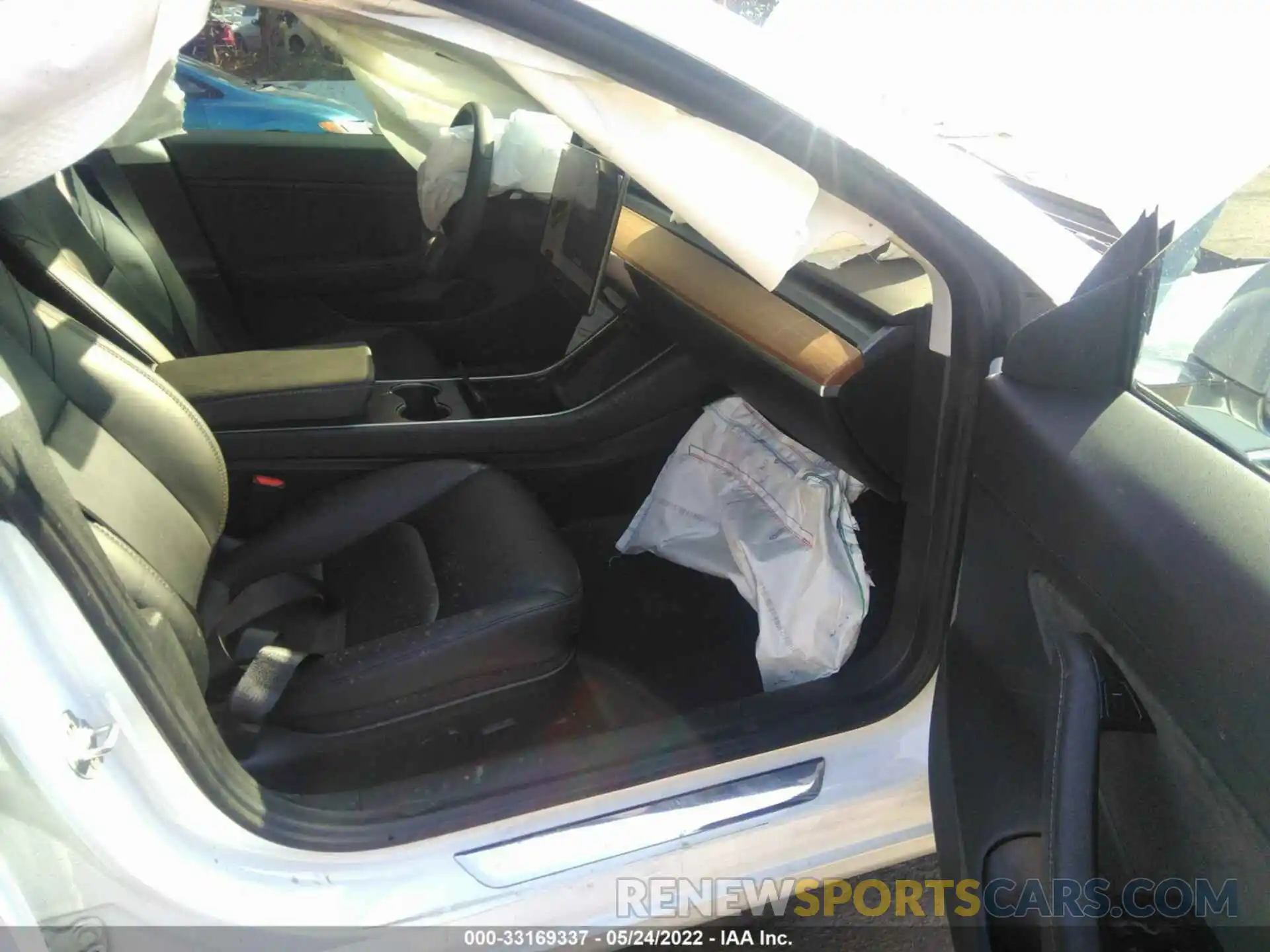 5 Photograph of a damaged car 5YJ3E1EB1LF746817 TESLA MODEL 3 2020