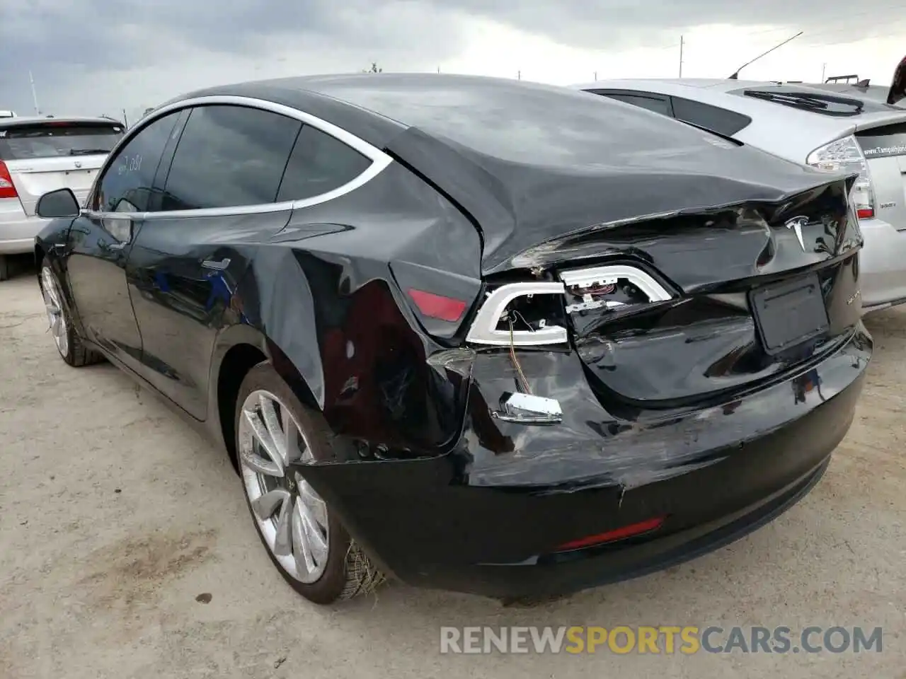 3 Photograph of a damaged car 5YJ3E1EB1LF783009 TESLA MODEL 3 2020