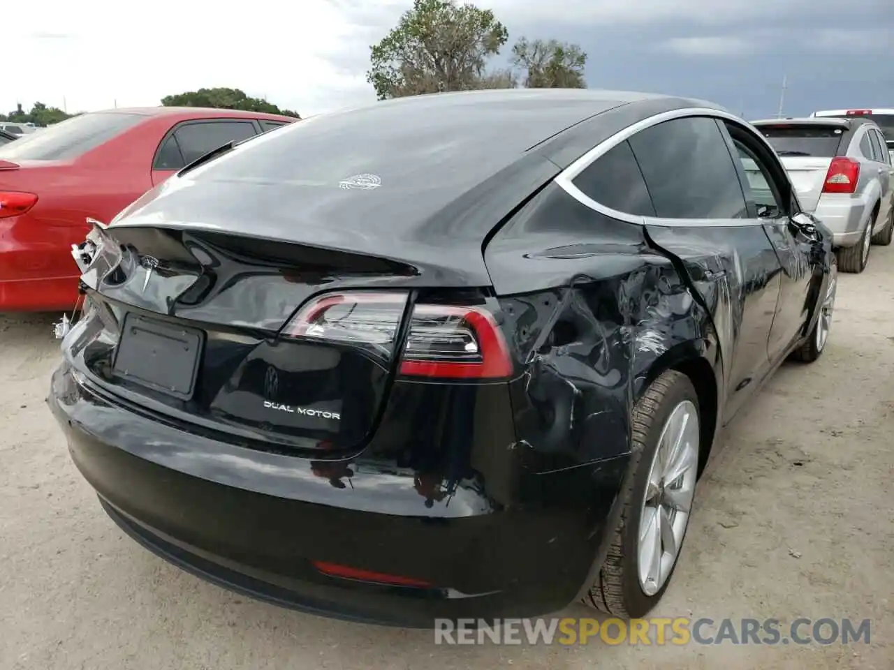 4 Photograph of a damaged car 5YJ3E1EB1LF783009 TESLA MODEL 3 2020