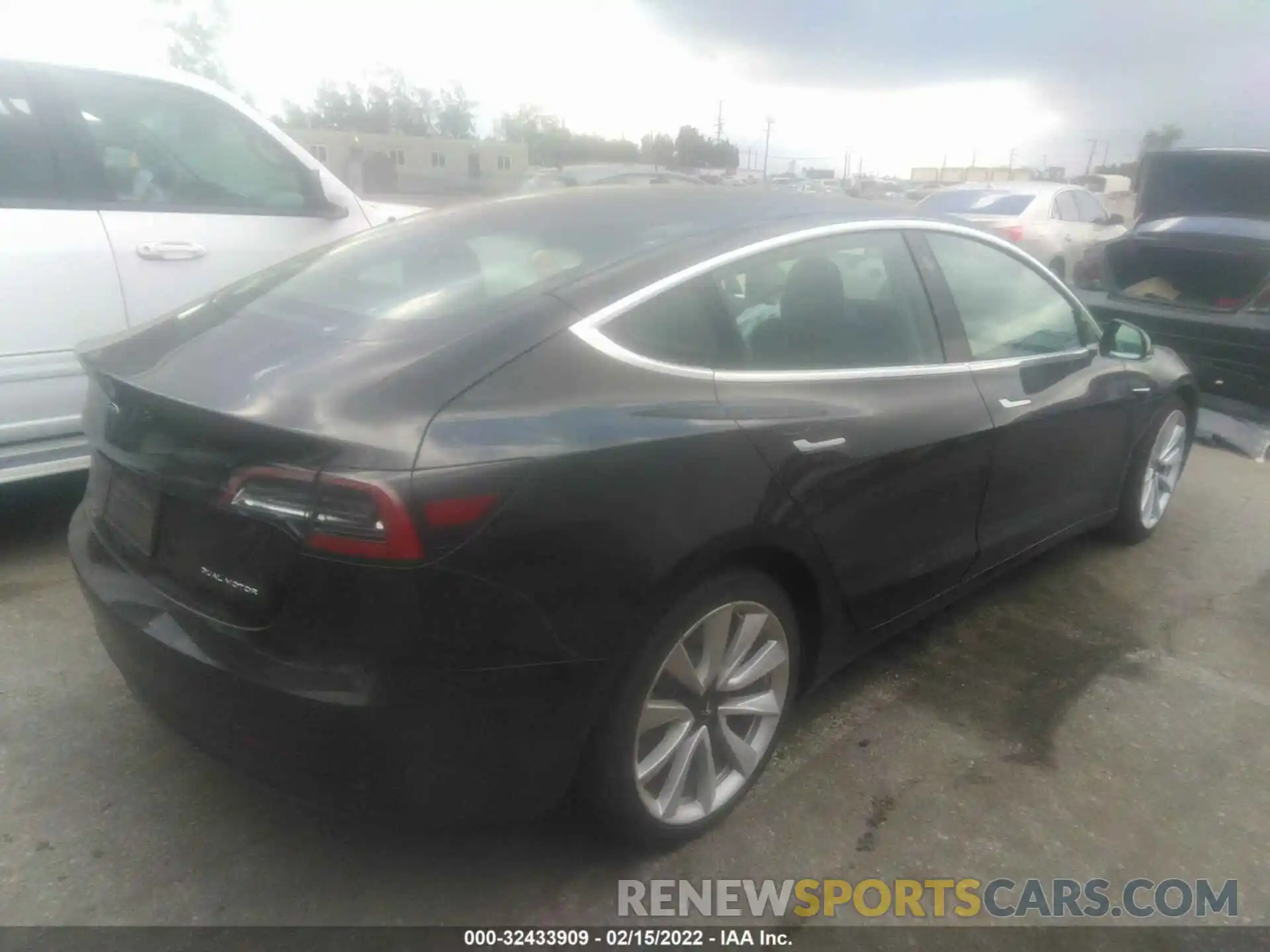 4 Фотография поврежденного автомобиля 5YJ3E1EB1LF790820 TESLA MODEL 3 2020