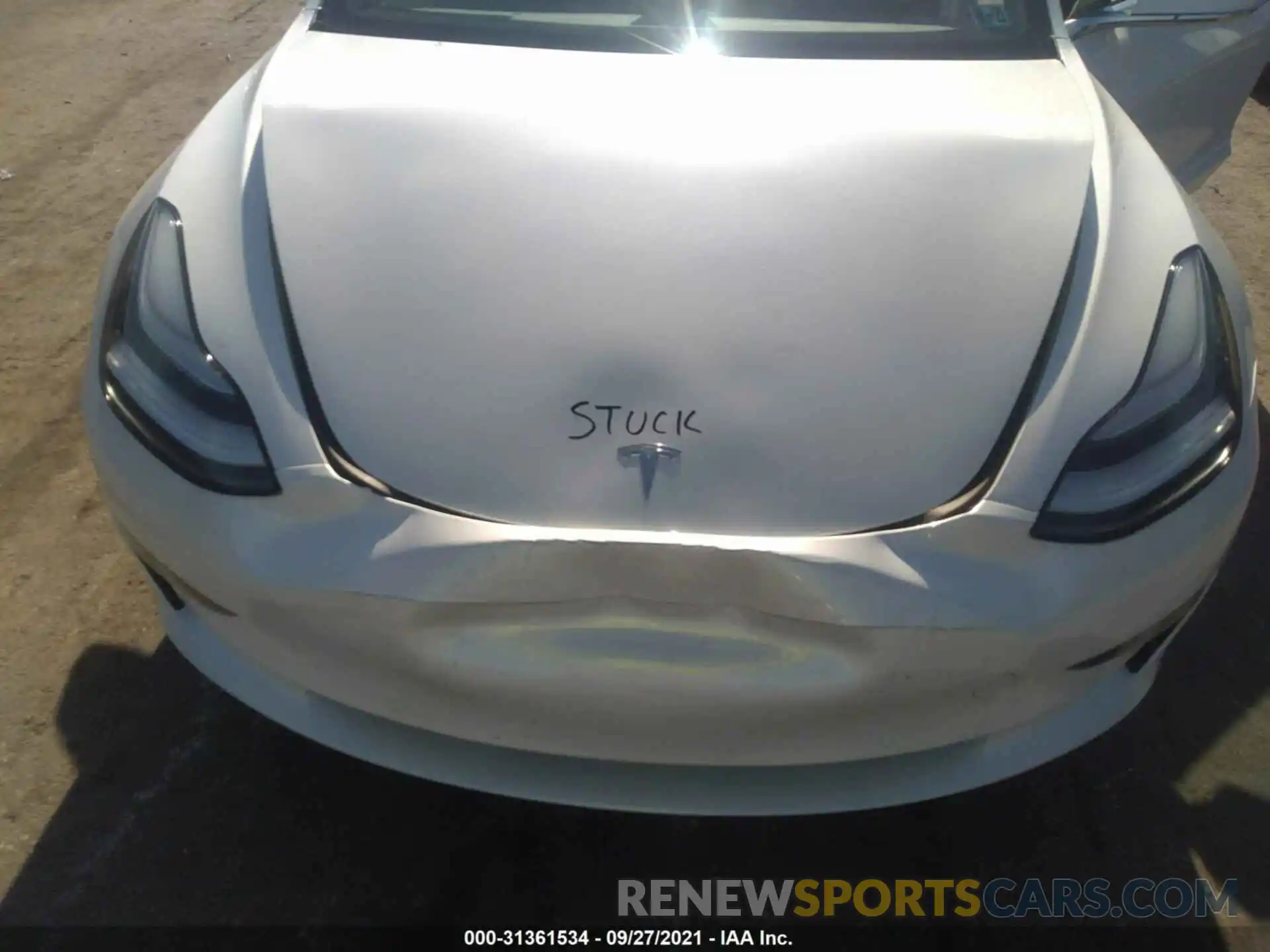 10 Photograph of a damaged car 5YJ3E1EB1LF795130 TESLA MODEL 3 2020