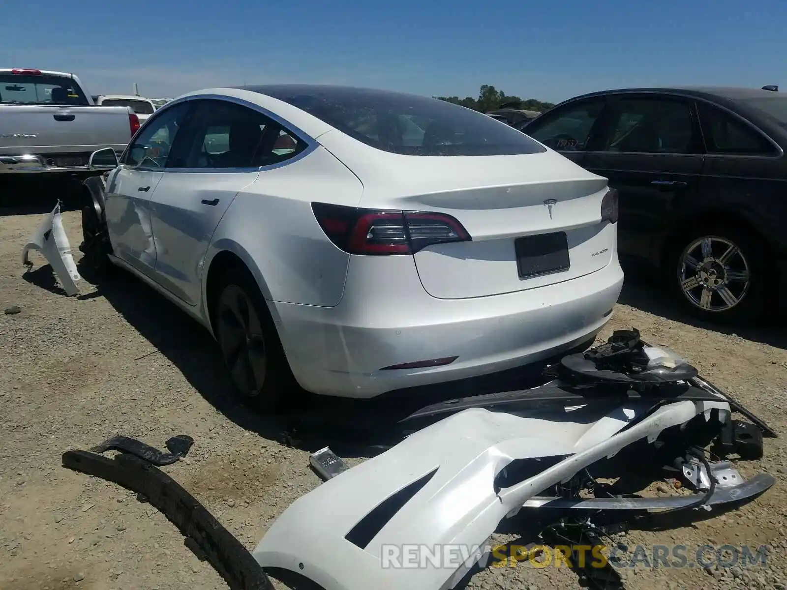 3 Photograph of a damaged car 5YJ3E1EB1LF803209 TESLA MODEL 3 2020