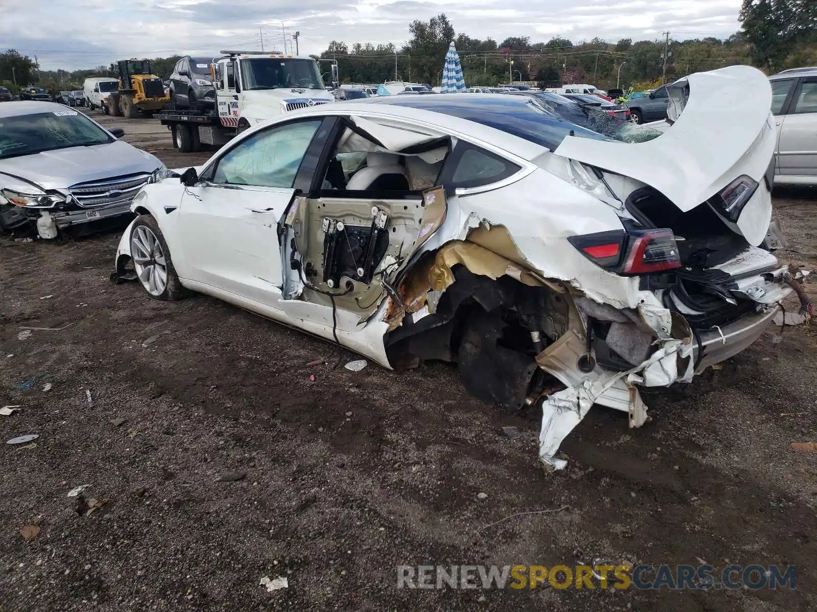 3 Photograph of a damaged car 5YJ3E1EB2LF513593 TESLA MODEL 3 2020