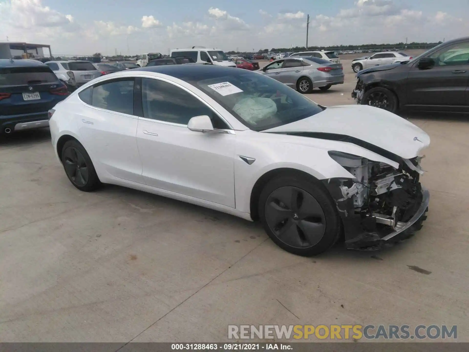 1 Photograph of a damaged car 5YJ3E1EB2LF520995 TESLA MODEL 3 2020