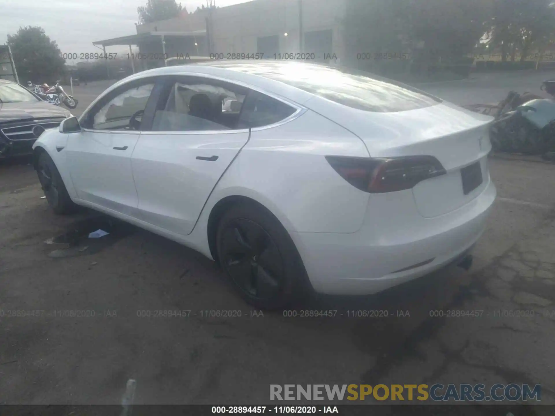 3 Photograph of a damaged car 5YJ3E1EB2LF636598 TESLA MODEL 3 2020