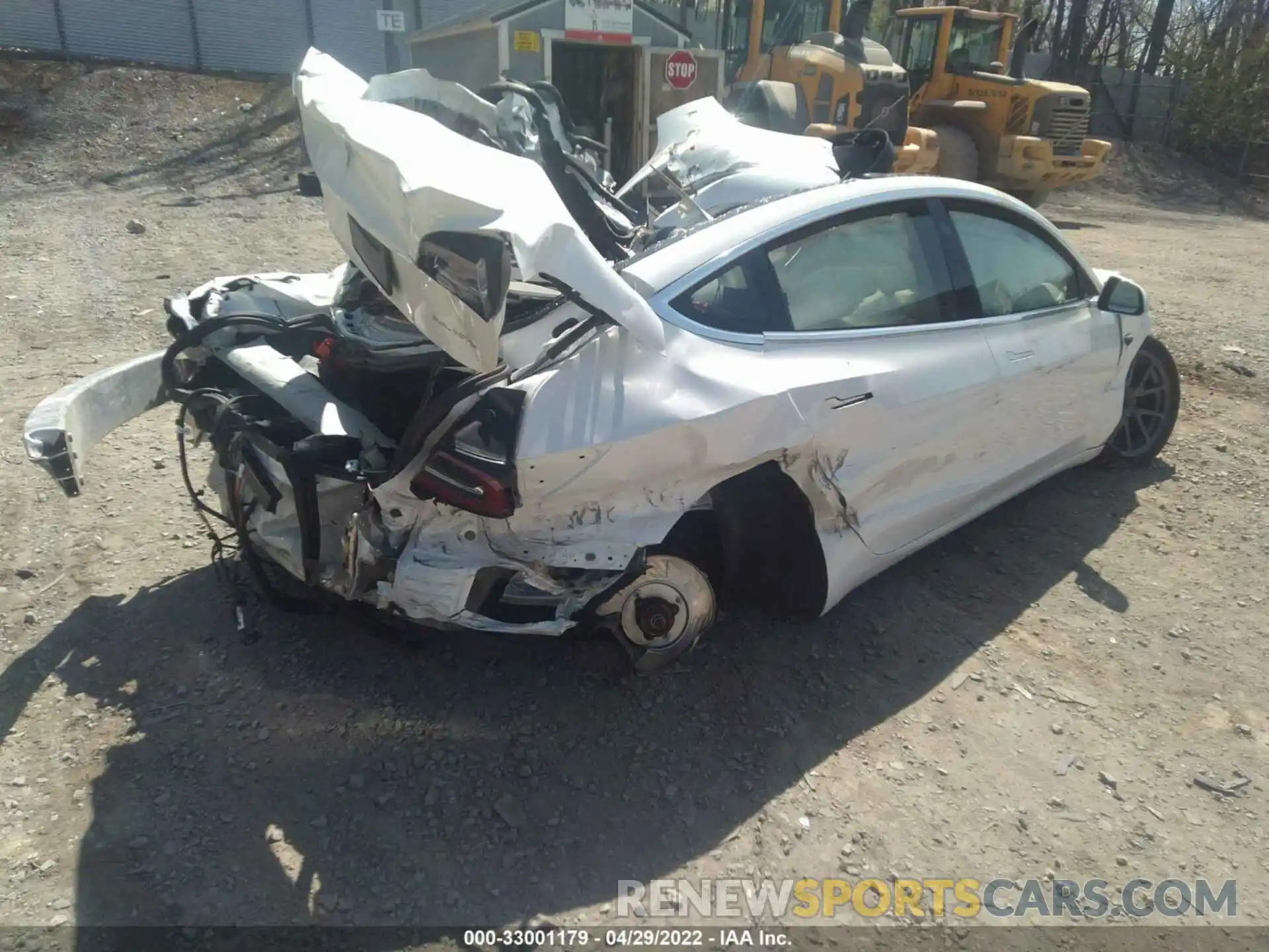 4 Photograph of a damaged car 5YJ3E1EB2LF637377 TESLA MODEL 3 2020