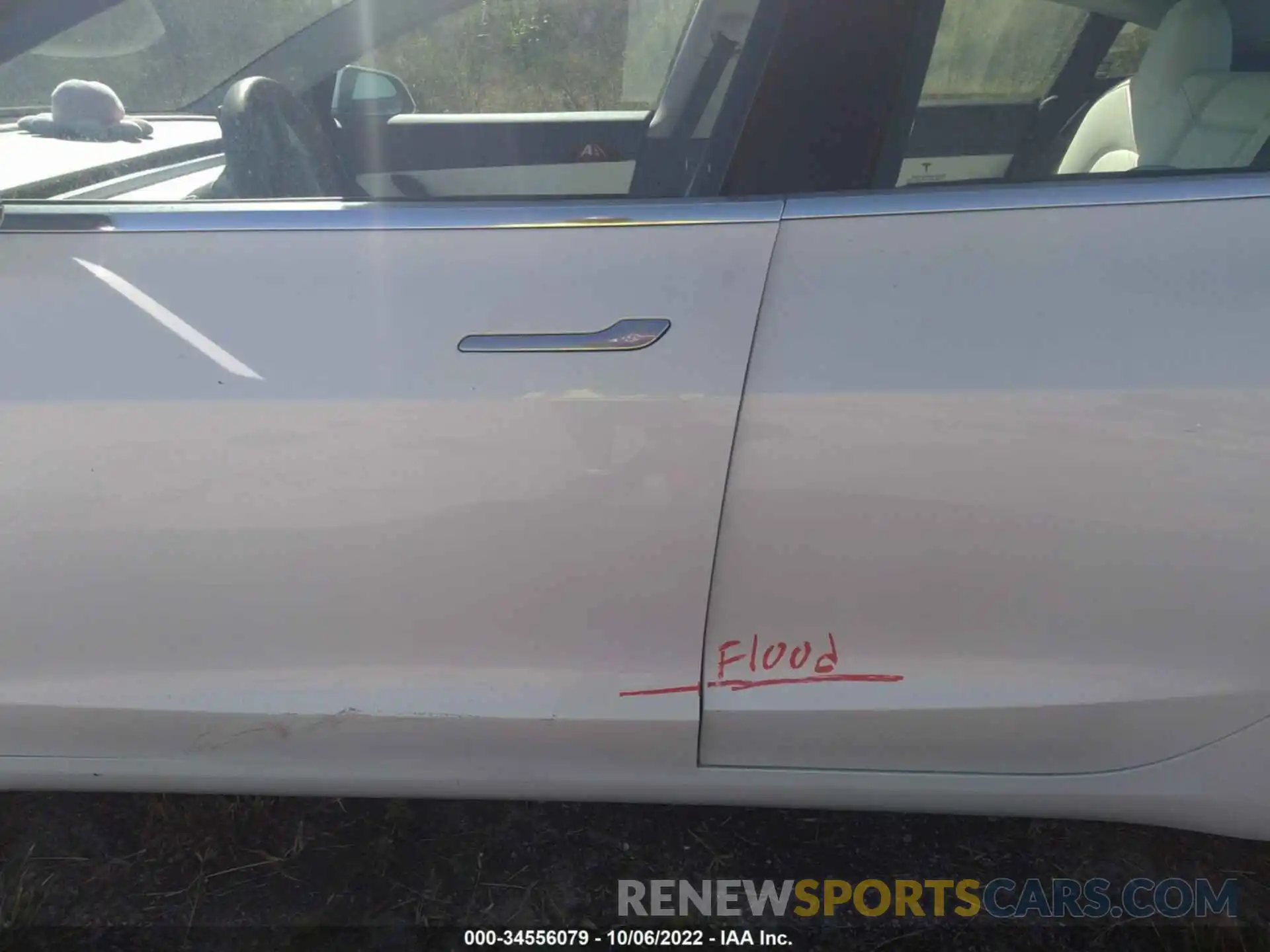 6 Photograph of a damaged car 5YJ3E1EB2LF639789 TESLA MODEL 3 2020