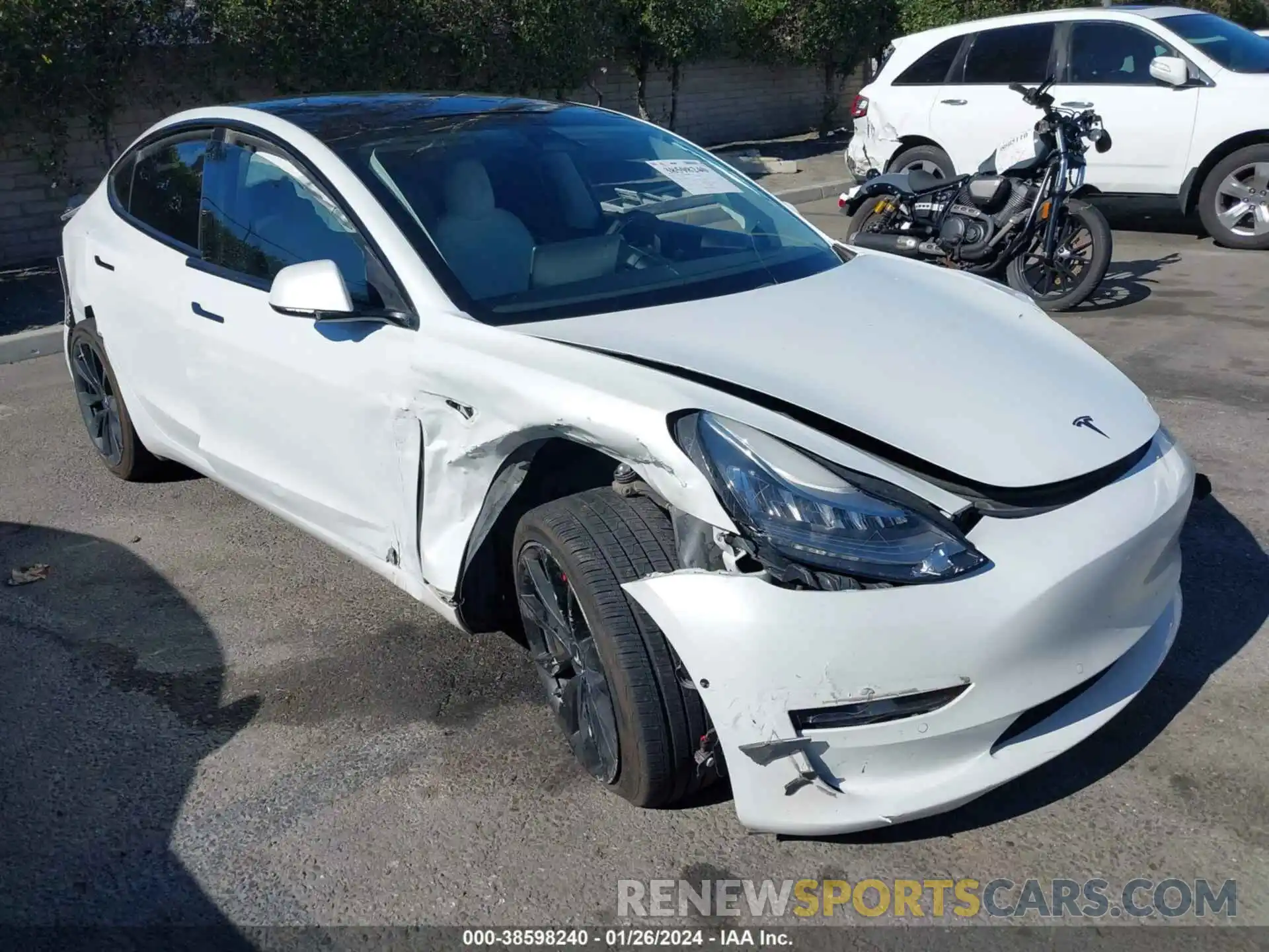 1 Photograph of a damaged car 5YJ3E1EB2LF640456 TESLA MODEL 3 2020