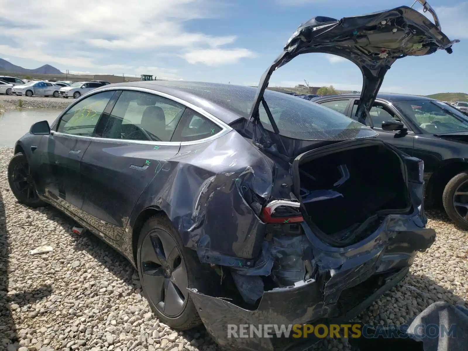 3 Photograph of a damaged car 5YJ3E1EB2LF663378 TESLA MODEL 3 2020