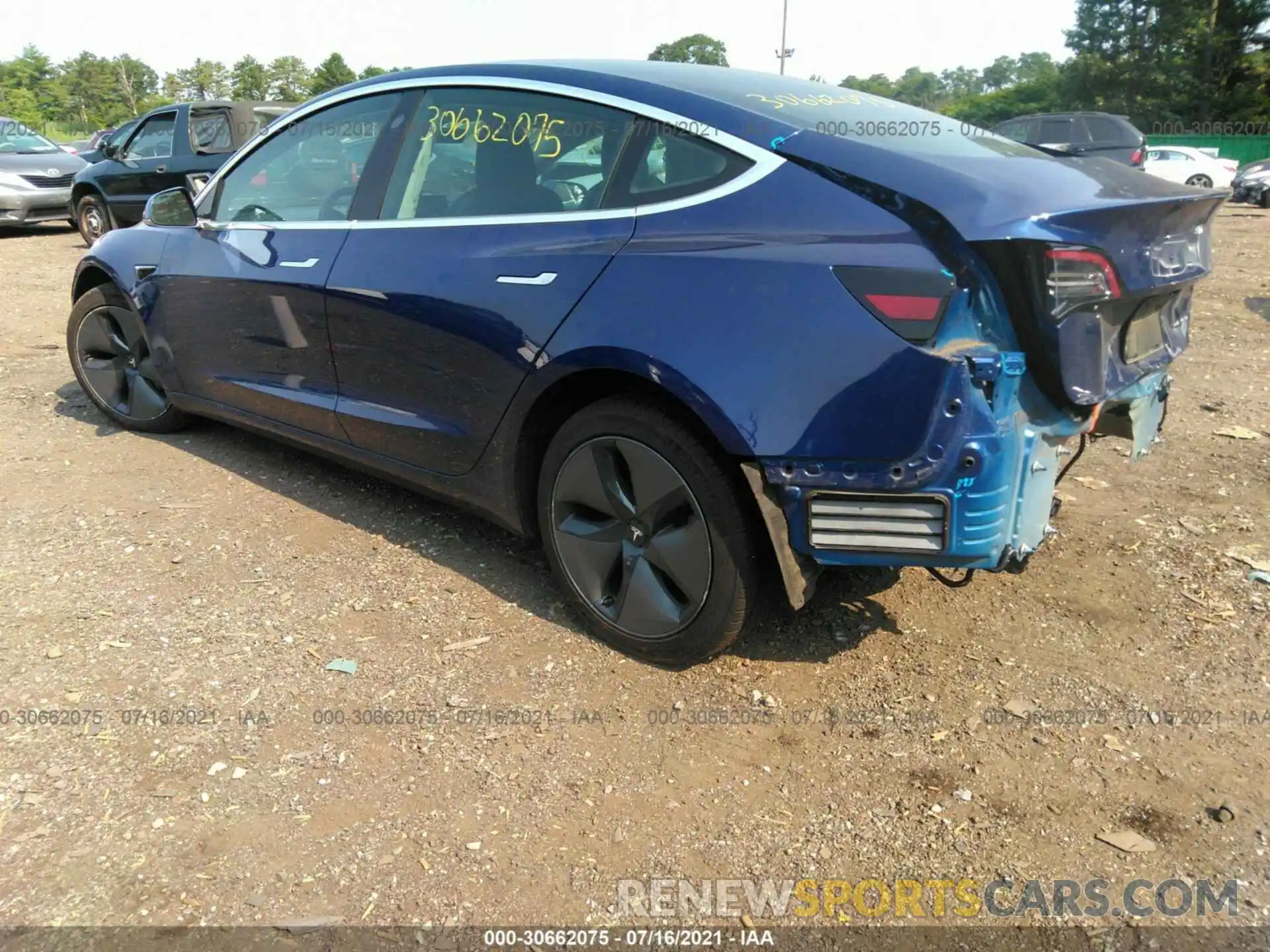 3 Photograph of a damaged car 5YJ3E1EB2LF664403 TESLA MODEL 3 2020