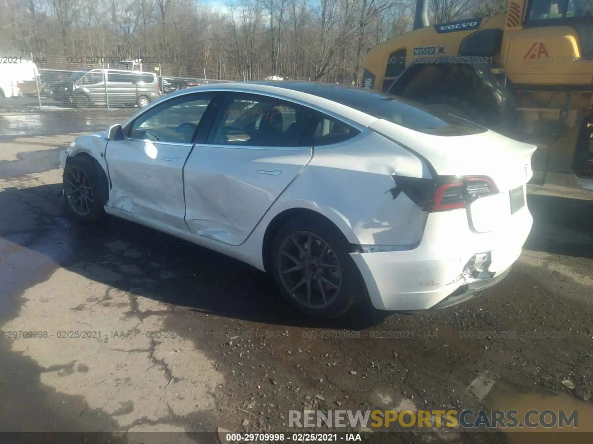 3 Photograph of a damaged car 5YJ3E1EB2LF664983 TESLA MODEL 3 2020