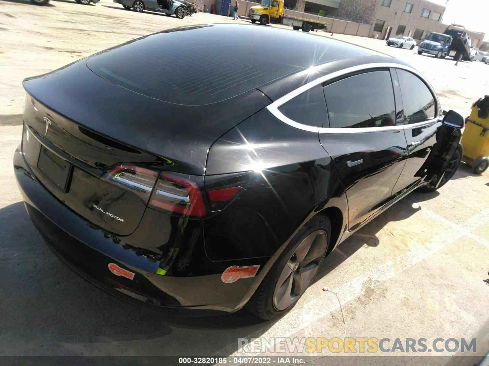 4 Фотография поврежденного автомобиля 5YJ3E1EB2LF710439 TESLA MODEL 3 2020