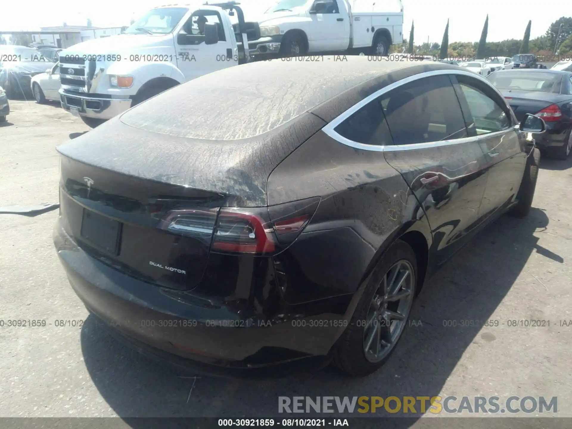 4 Photograph of a damaged car 5YJ3E1EB2LF710473 TESLA MODEL 3 2020