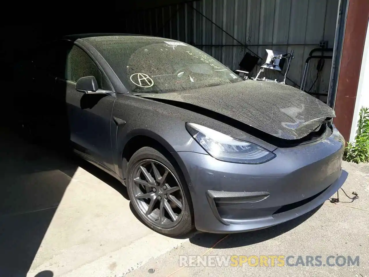 1 Photograph of a damaged car 5YJ3E1EB2LF717505 TESLA MODEL 3 2020