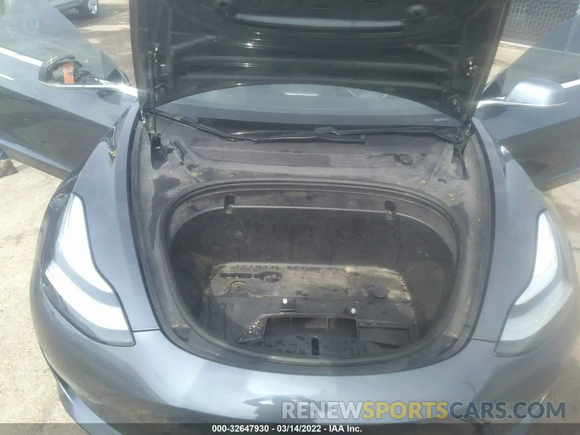 10 Photograph of a damaged car 5YJ3E1EB2LF734899 TESLA MODEL 3 2020