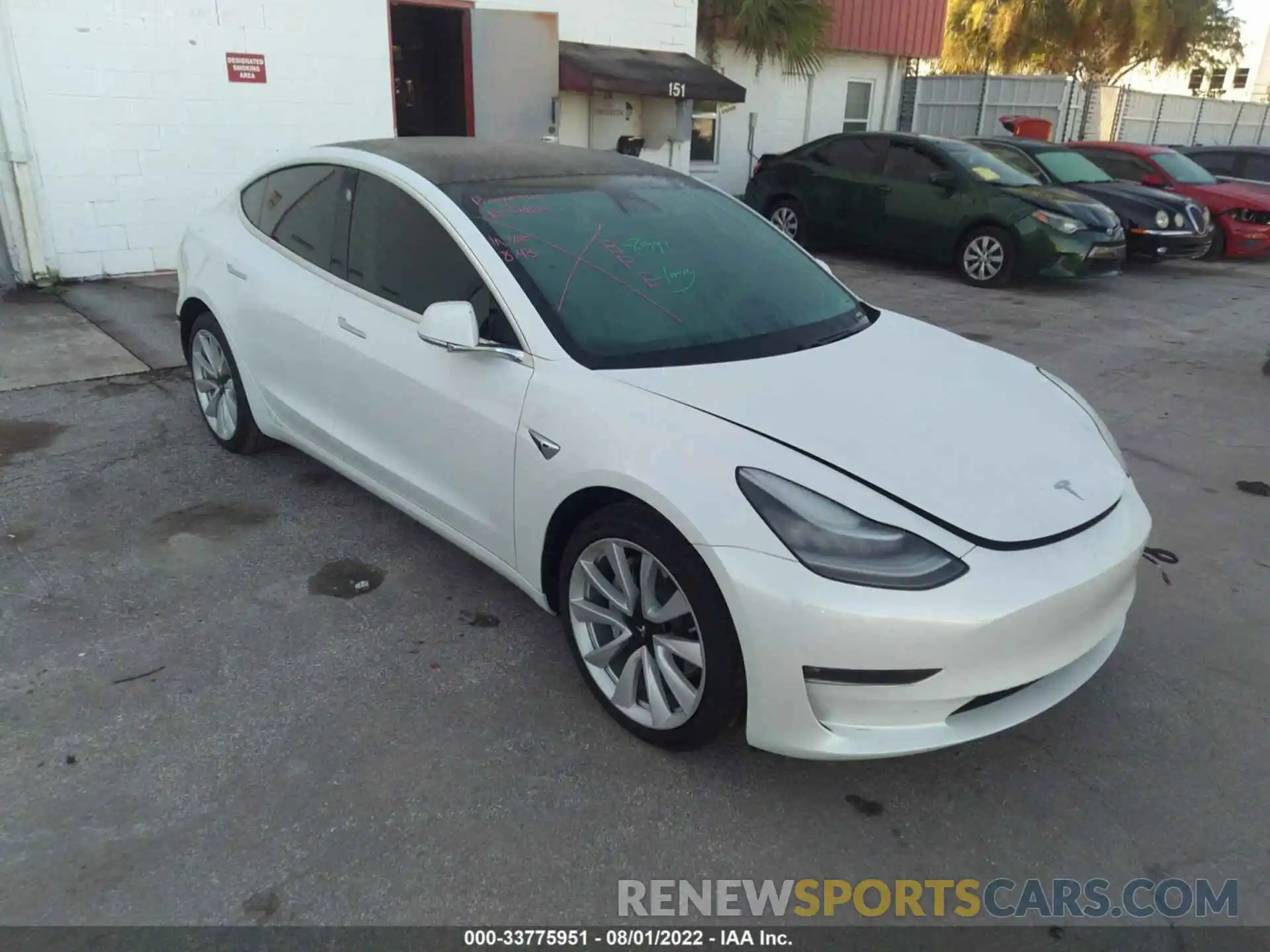 1 Photograph of a damaged car 5YJ3E1EB2LF735650 TESLA MODEL 3 2020