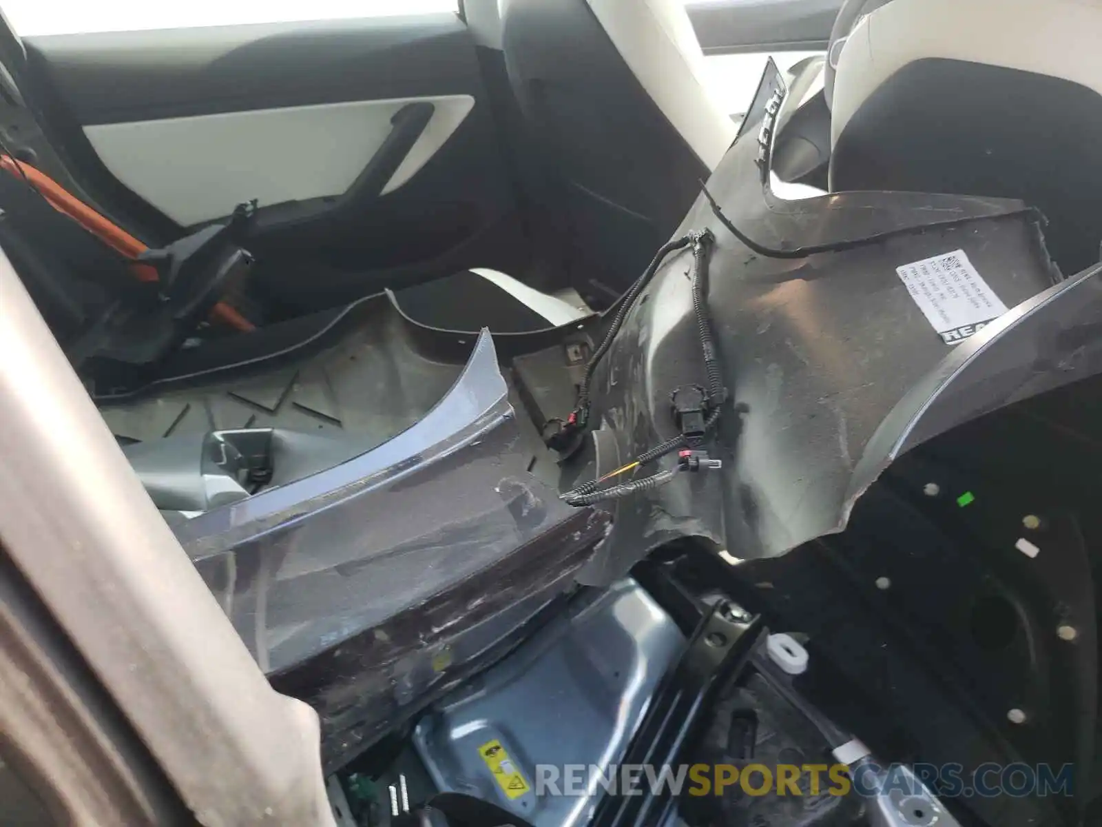 6 Photograph of a damaged car 5YJ3E1EB2LF783178 TESLA MODEL 3 2020