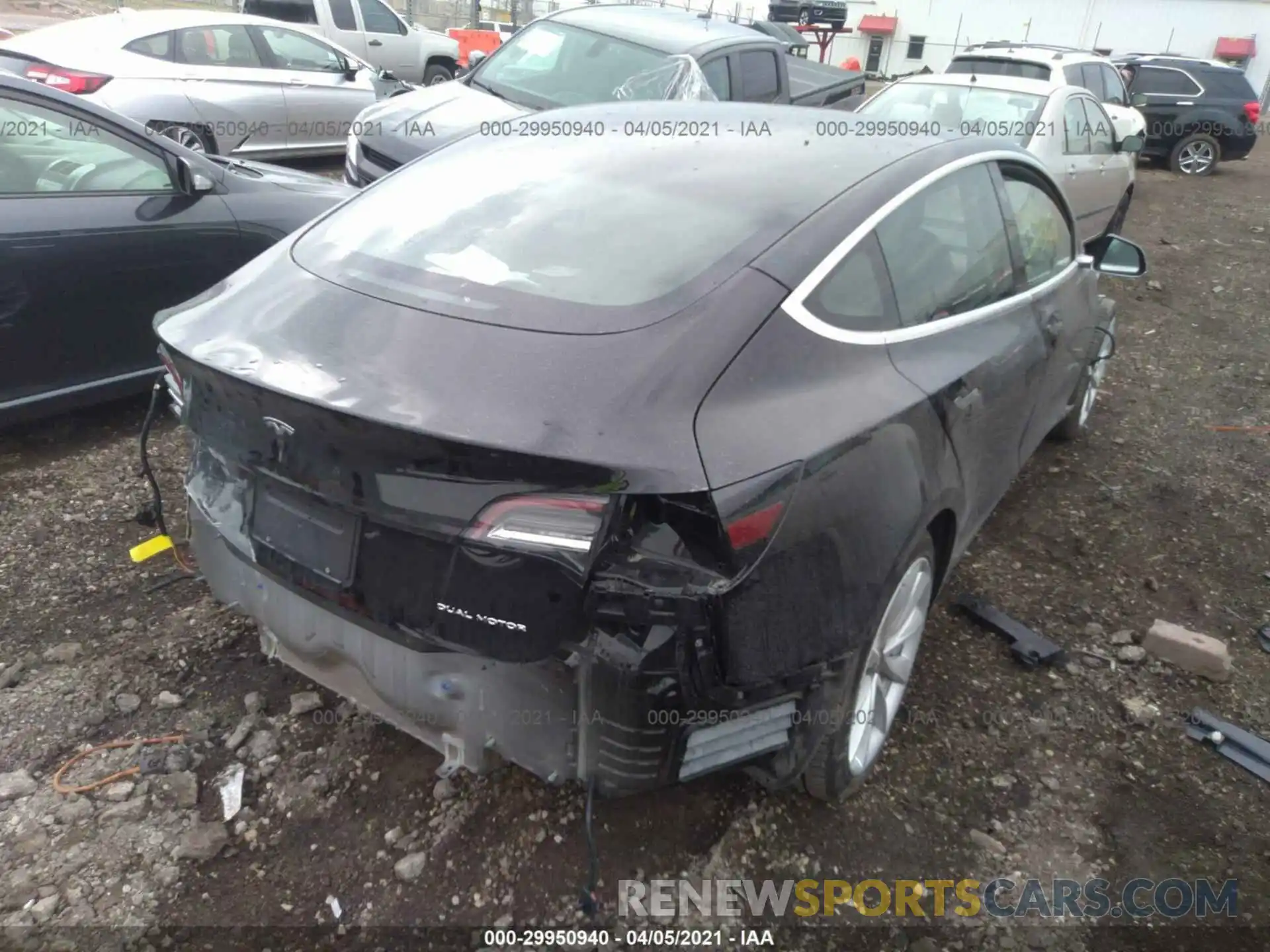 4 Фотография поврежденного автомобиля 5YJ3E1EB2LF795315 TESLA MODEL 3 2020