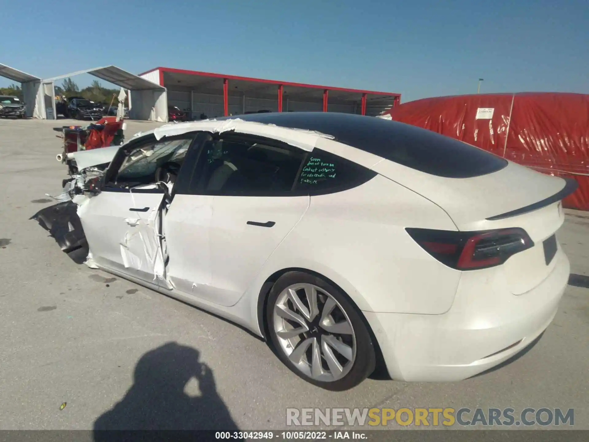 3 Photograph of a damaged car 5YJ3E1EB3LF601245 TESLA MODEL 3 2020