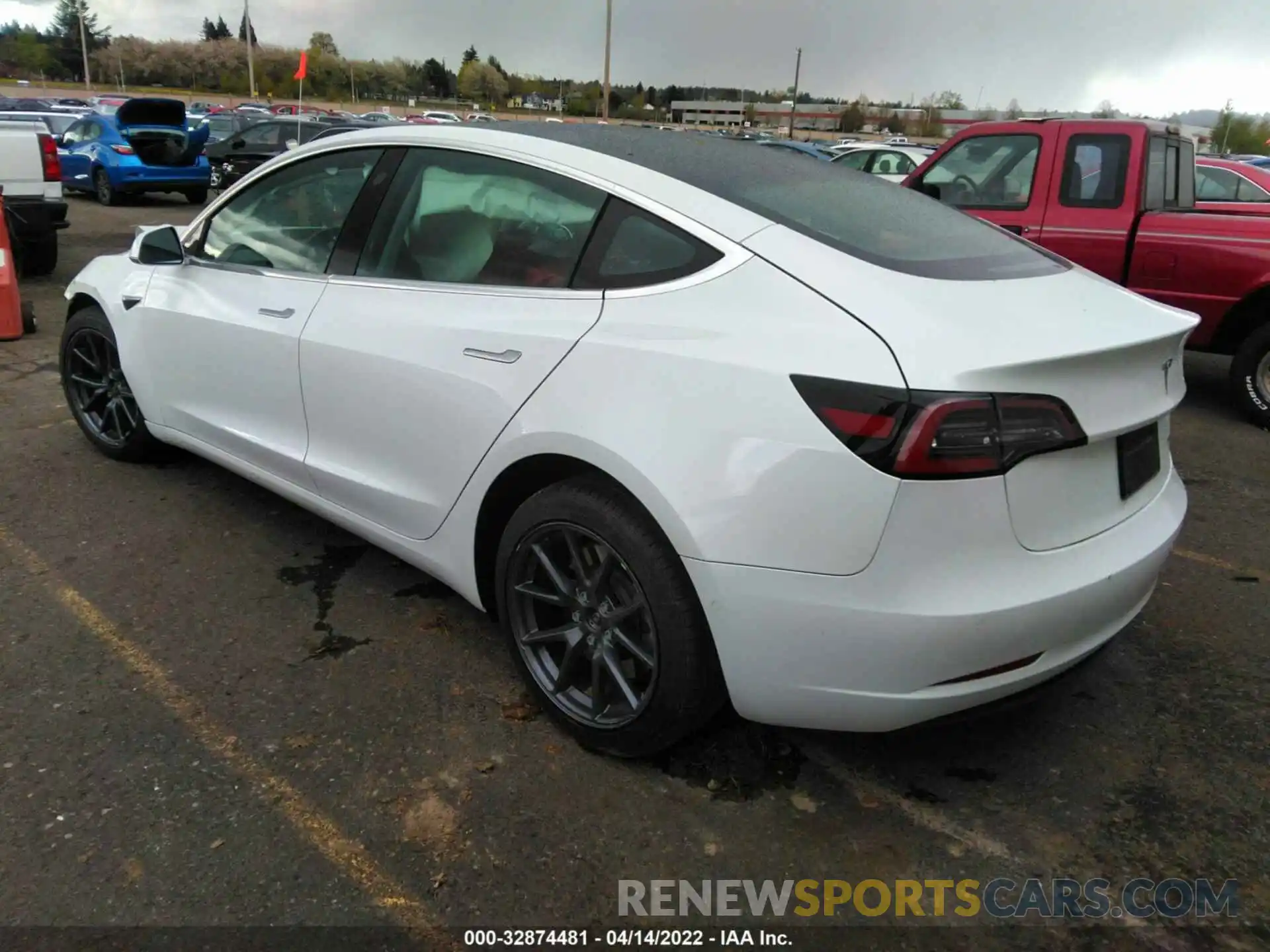 3 Photograph of a damaged car 5YJ3E1EB3LF619650 TESLA MODEL 3 2020