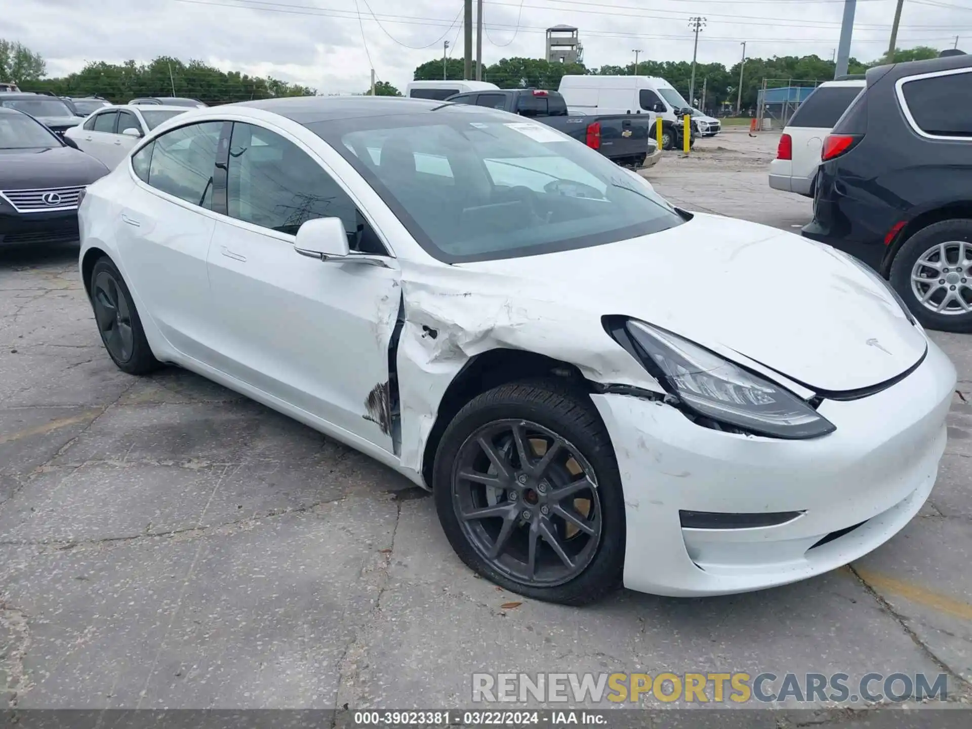 1 Photograph of a damaged car 5YJ3E1EB3LF619714 TESLA MODEL 3 2020