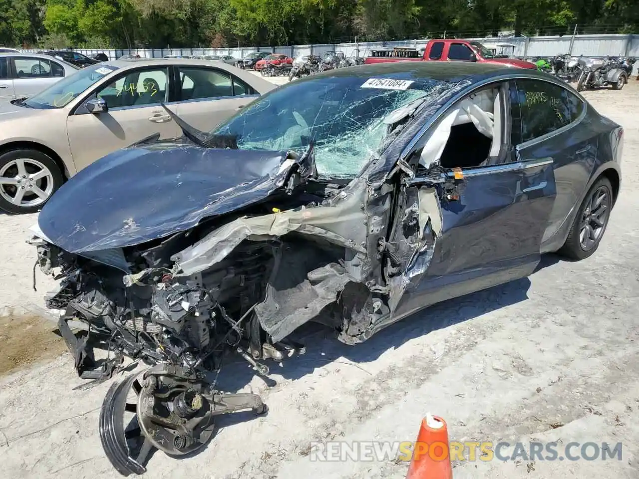 1 Photograph of a damaged car 5YJ3E1EB3LF636903 TESLA MODEL 3 2020