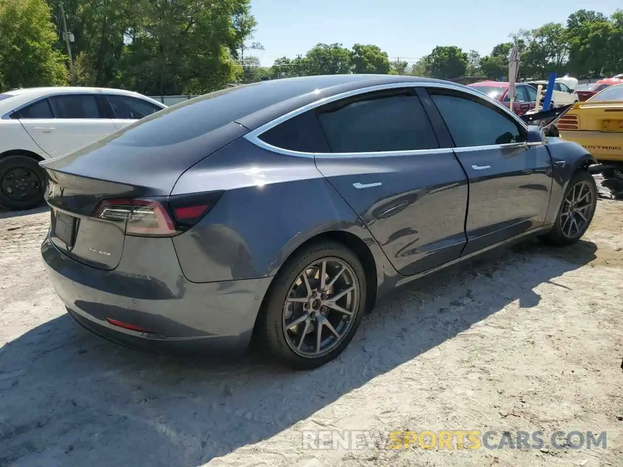 3 Photograph of a damaged car 5YJ3E1EB3LF636903 TESLA MODEL 3 2020