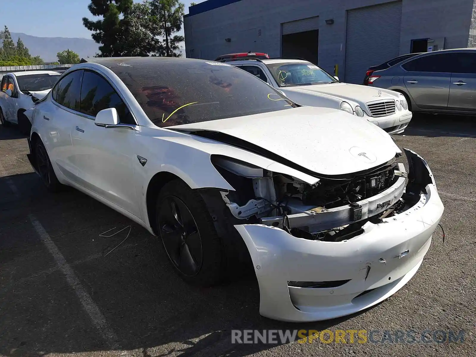 1 Photograph of a damaged car 5YJ3E1EB3LF637114 TESLA MODEL 3 2020